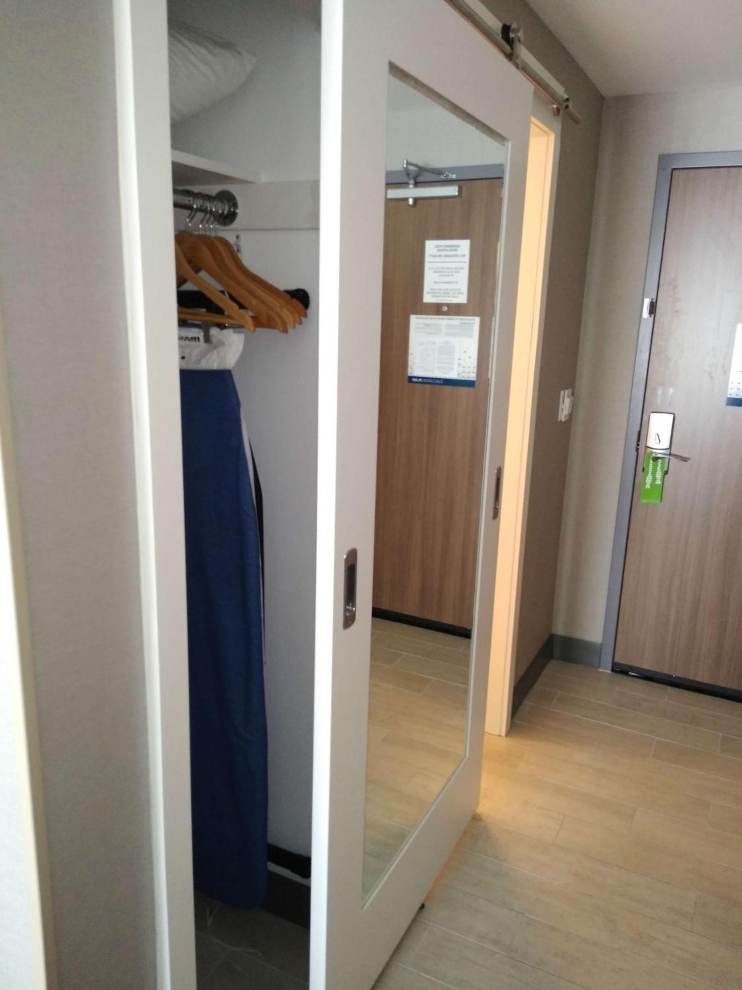 King Room - Non-Smoking