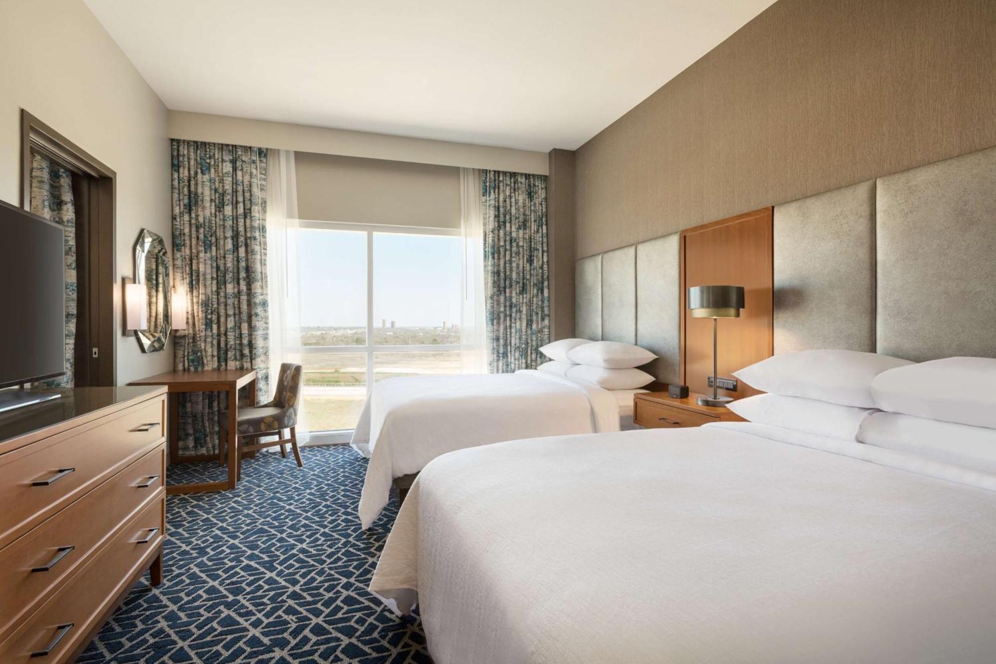 Two-Room Queen Suite with Two Queen Beds