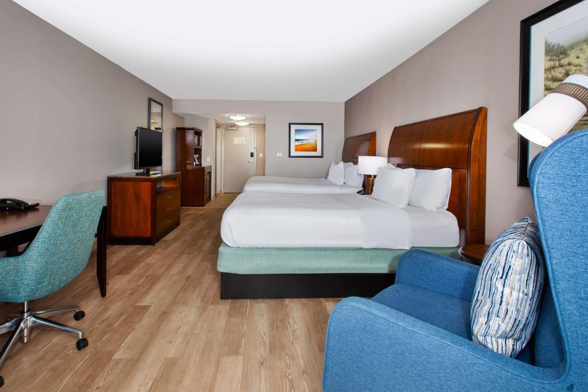Queen Room Two Queen Beds Ocean Front Sundeck Level