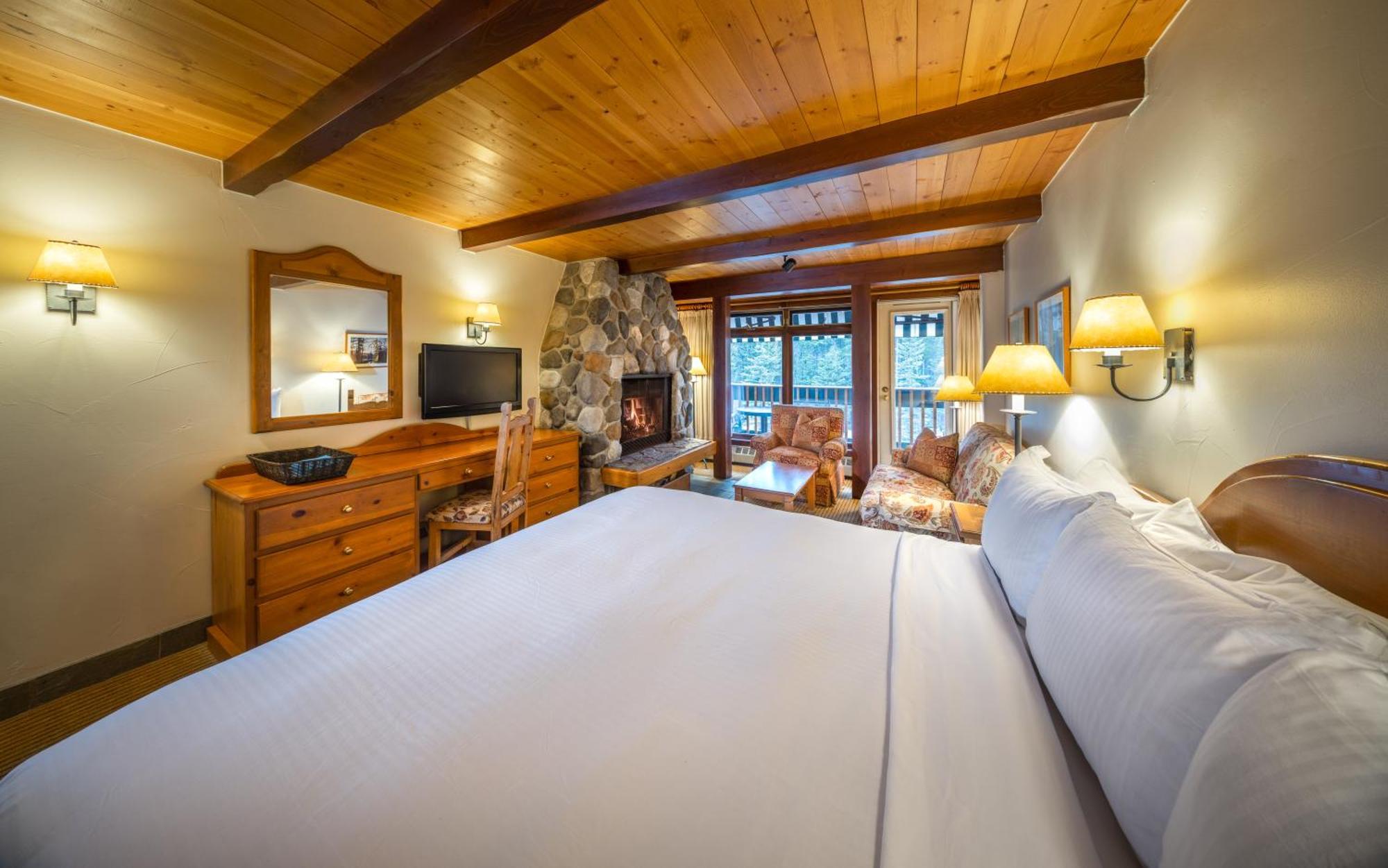 Deluxe King Room