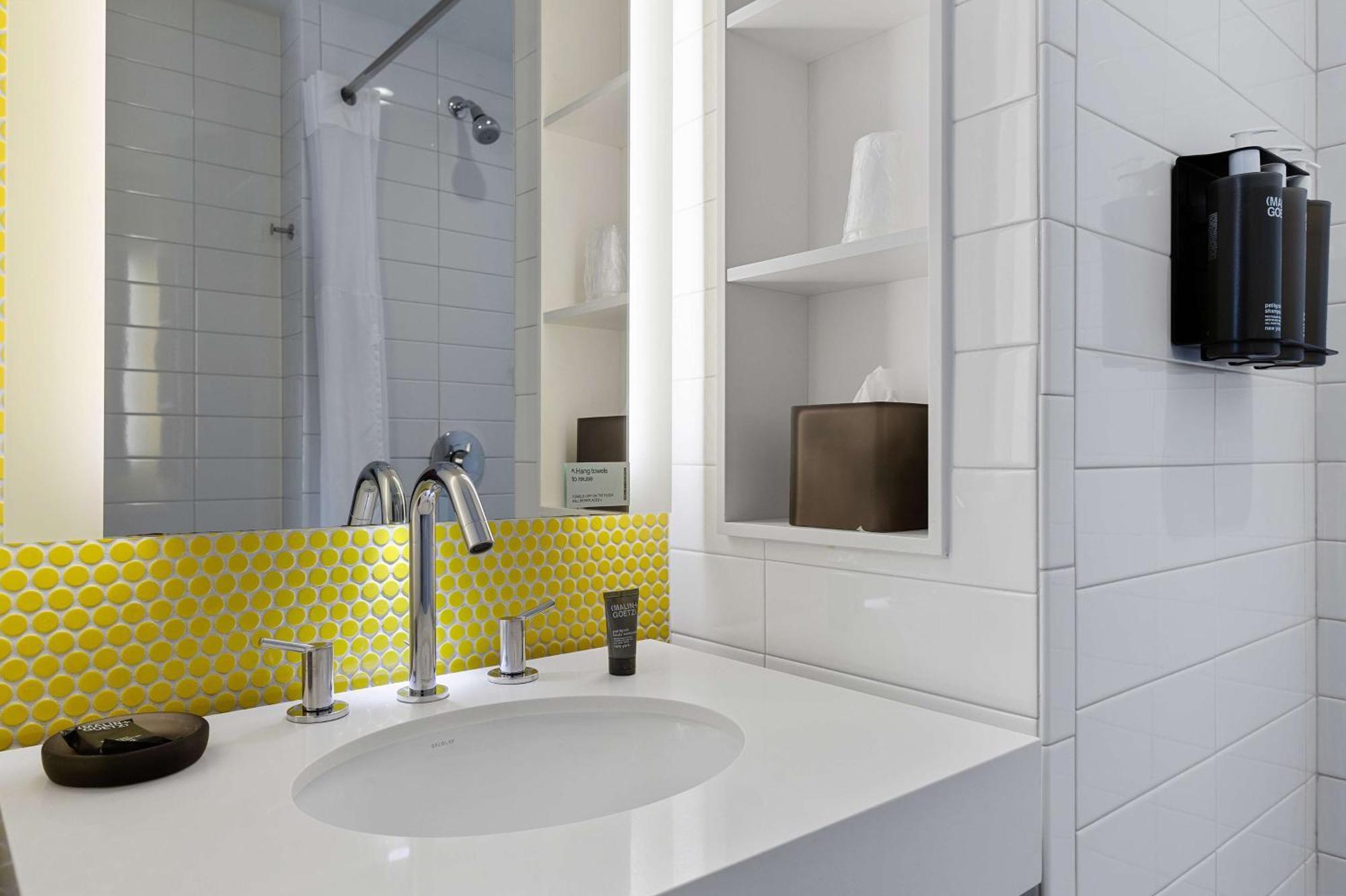 Quarto com 2 Camas de Solteiro em Beliche