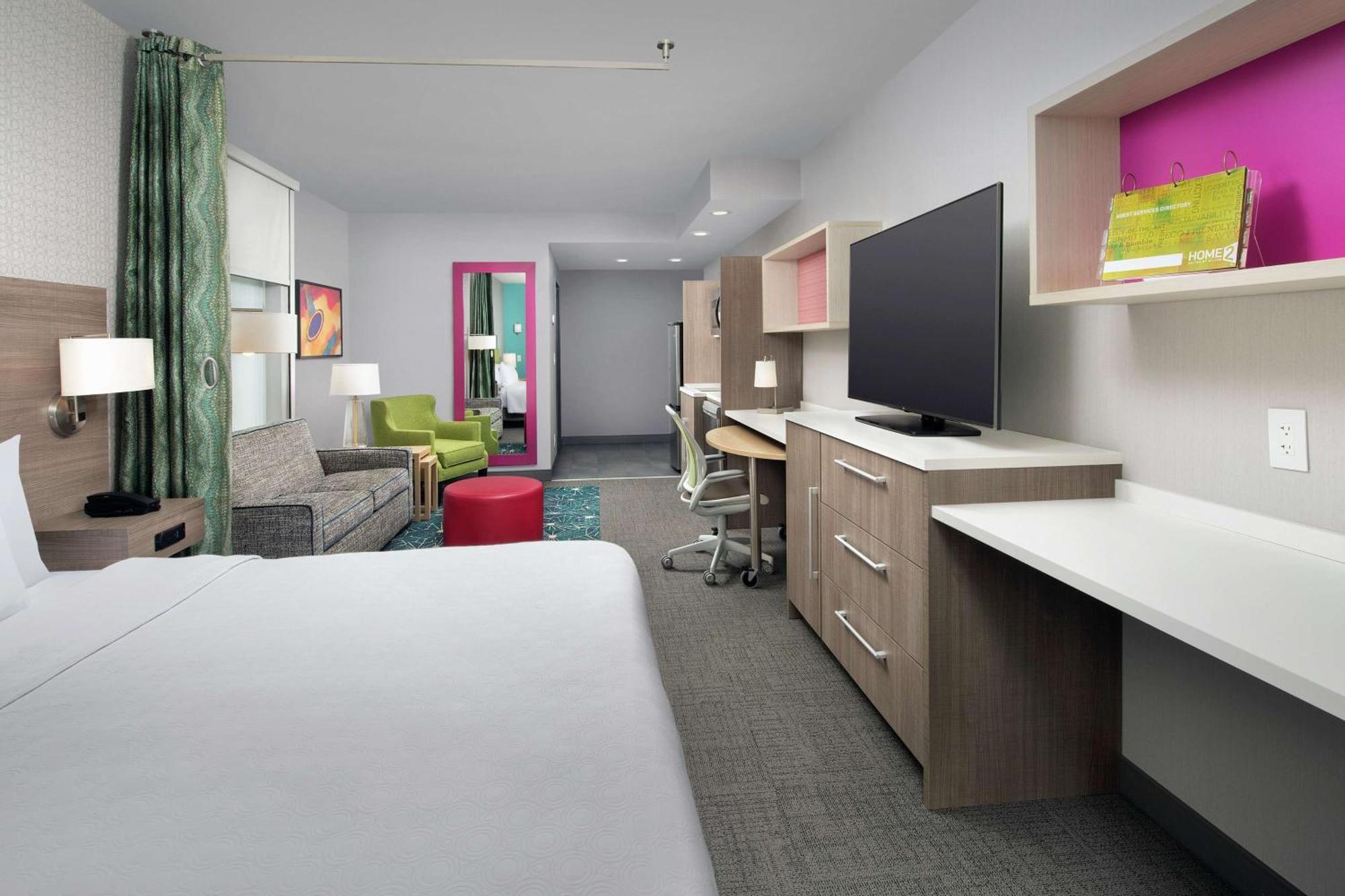 King Studio Suite Mobility Access or Non-Smoking