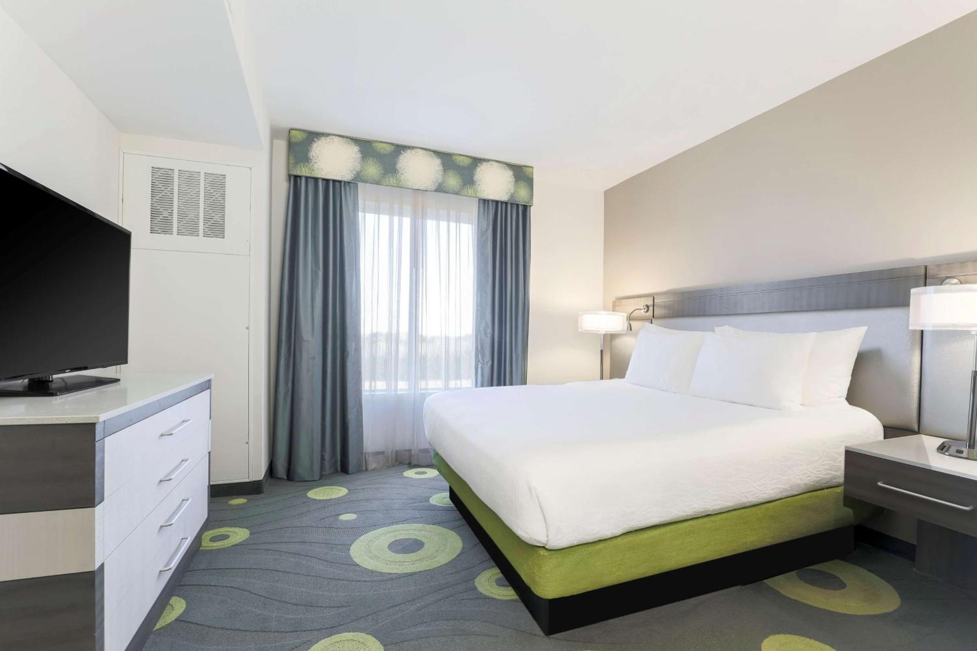 One-Bedroom King Suite