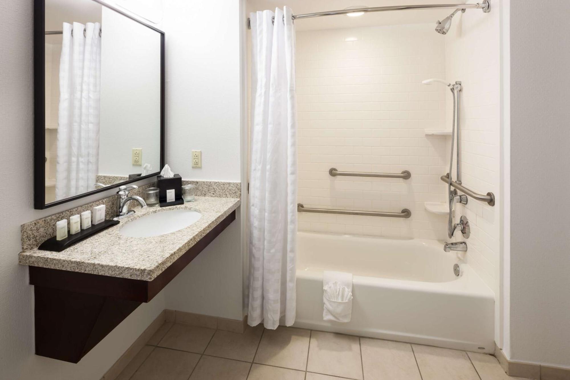 King Suite with Bath Tub - Disability/Hearing Access - Non-Smoking,1552155115:JPEG