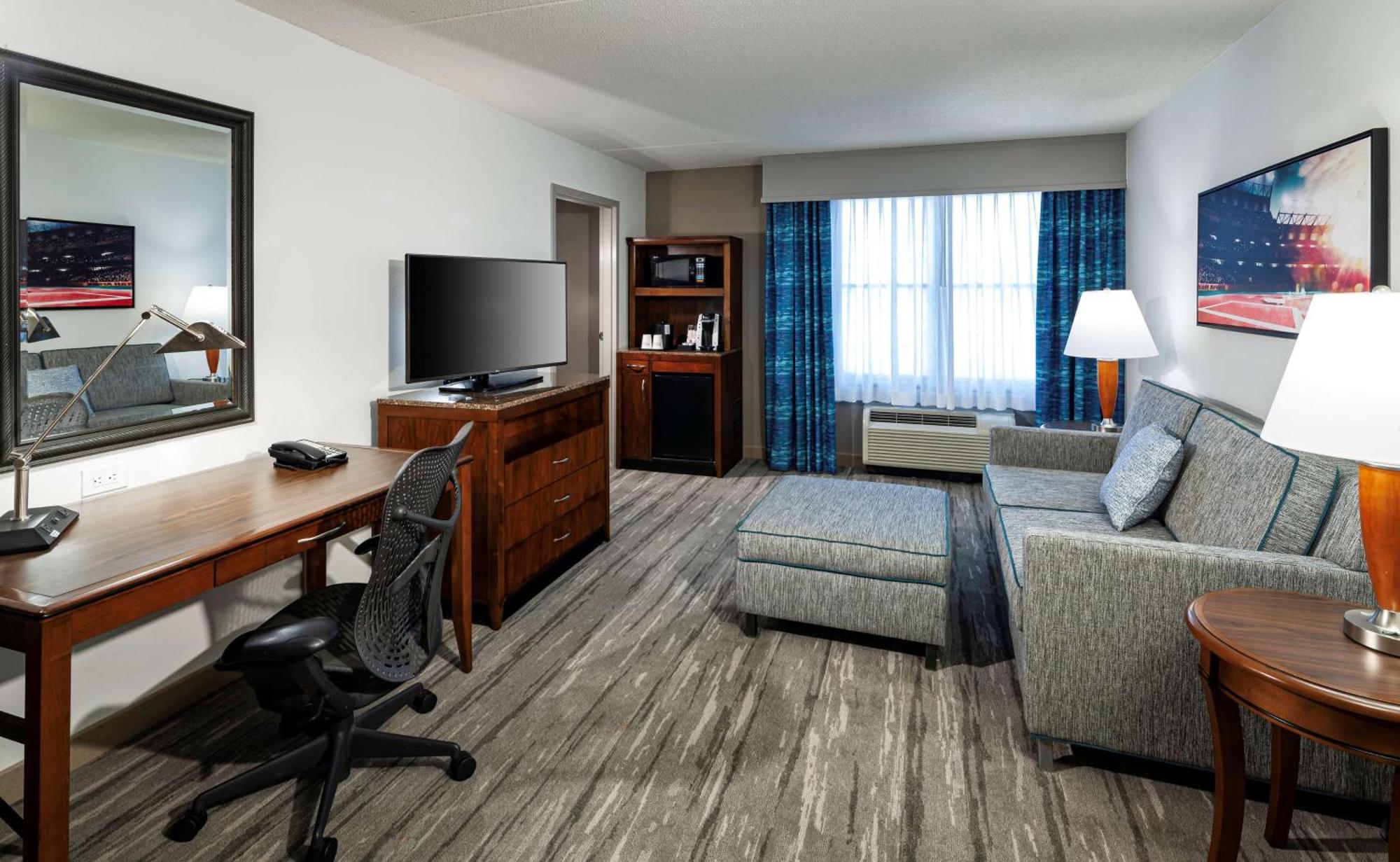 One-Bedroom King Suite,1552156915:JPEG