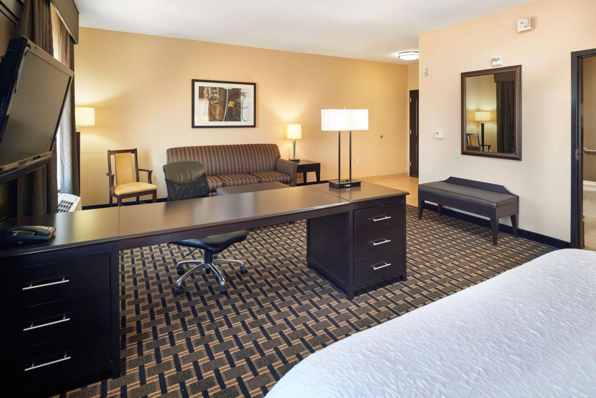 King Studio Suite with Sofa Bed - Non-Smoking