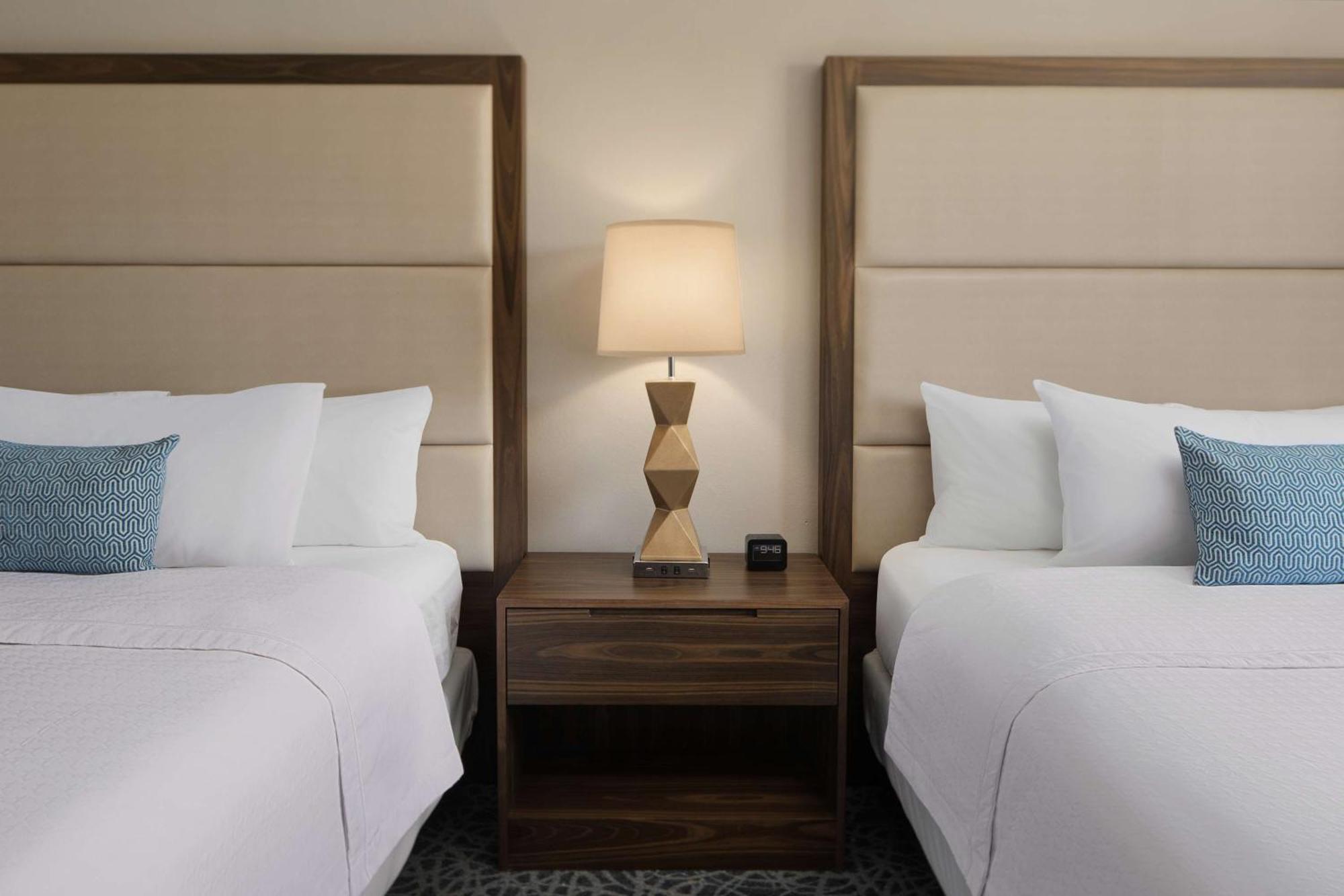 One-Bedroom Queen Suite Two Queen Beds Non-Smoking,1552175434:JPEG