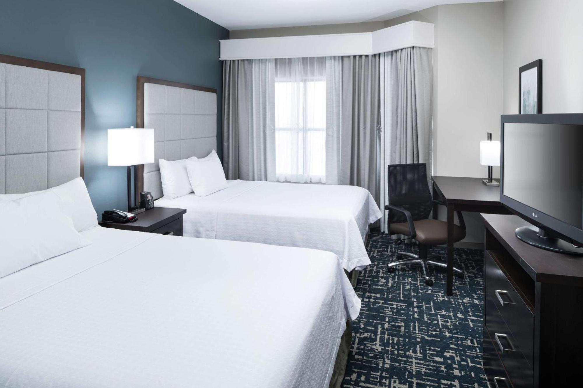 Suite with Two Queen Beds and Tub - Mobility and Hearing Access/Non-Smoking