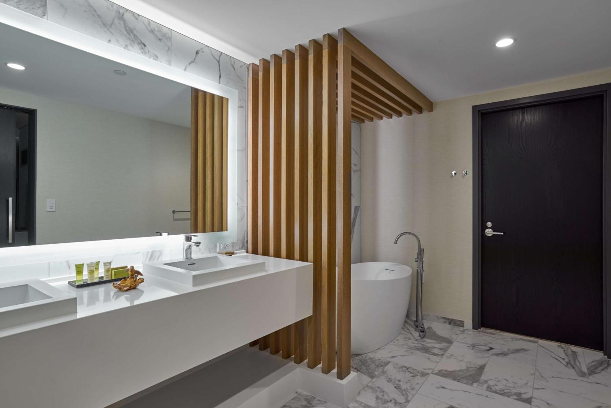 Skyline Suite