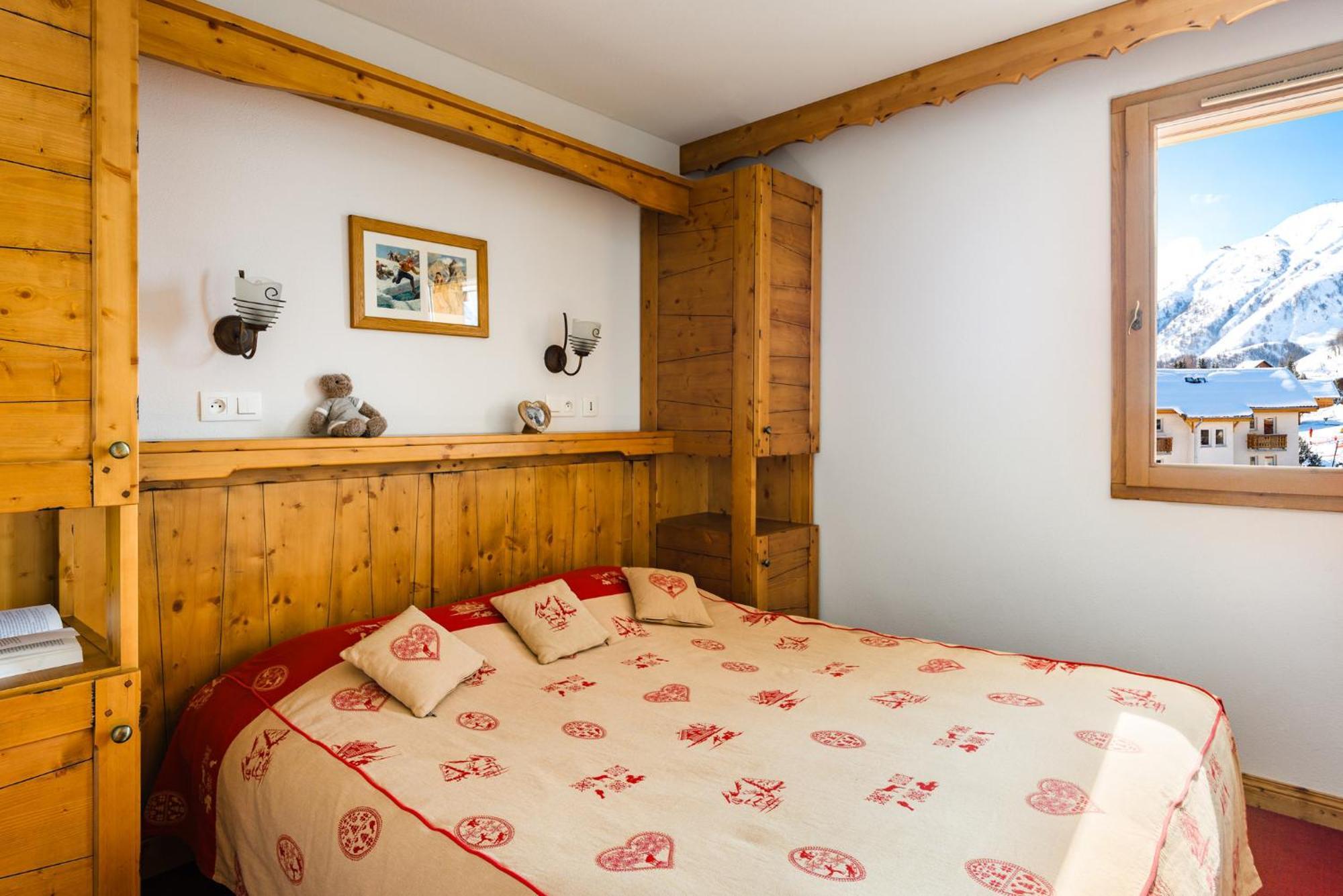 Three-Bedroom Apartment Split Level,1553613661:JPEG