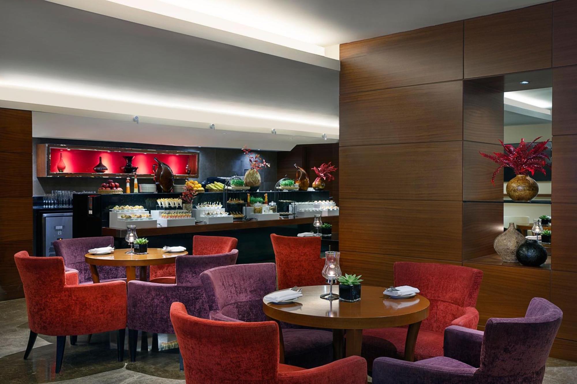 Club Room, Club lounge access, Guest room, 1 King, City view,1553742616:JPEG