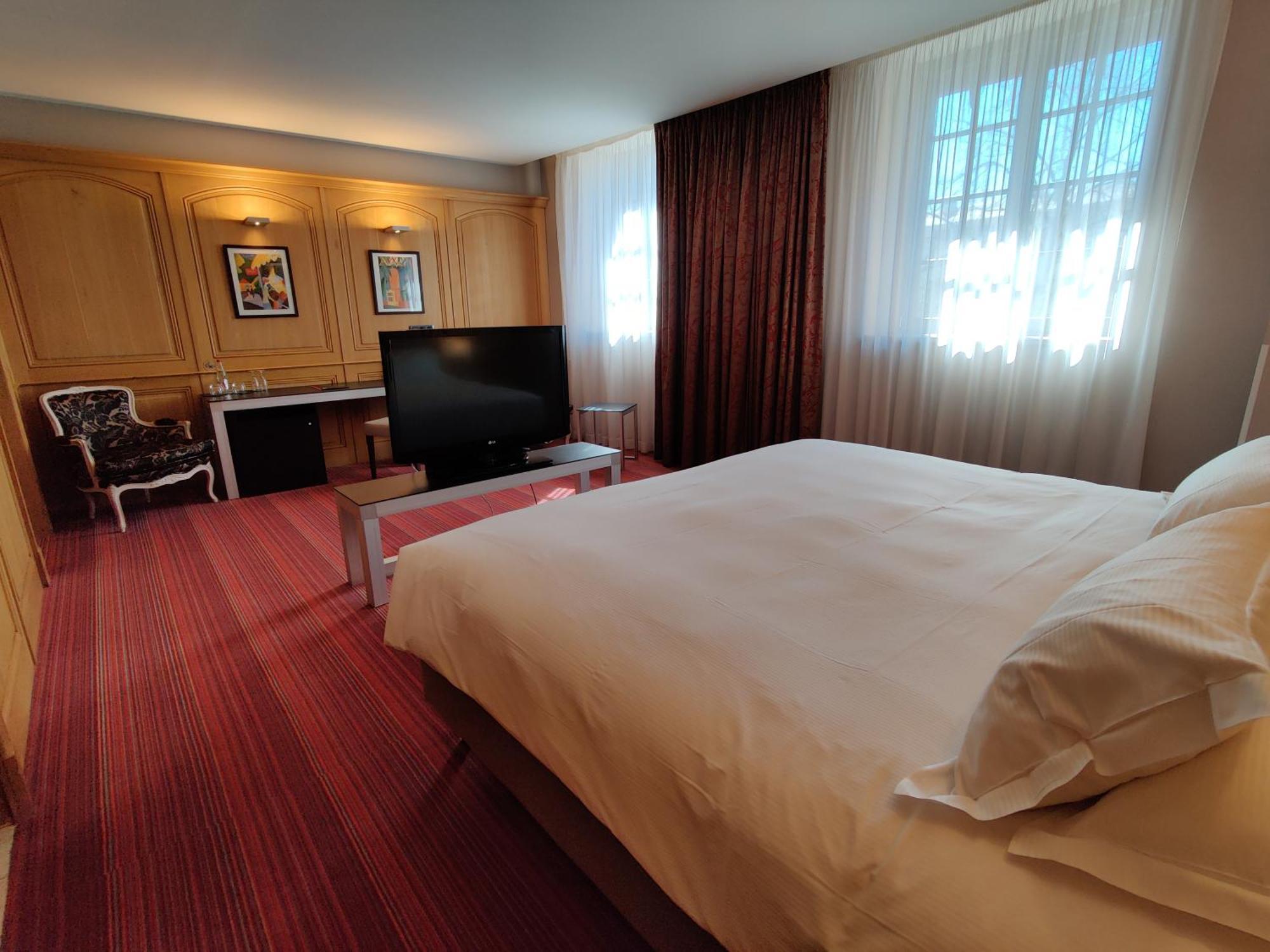 Larger Guest room, 1 Double, Limited view,1553873791:JPEG
