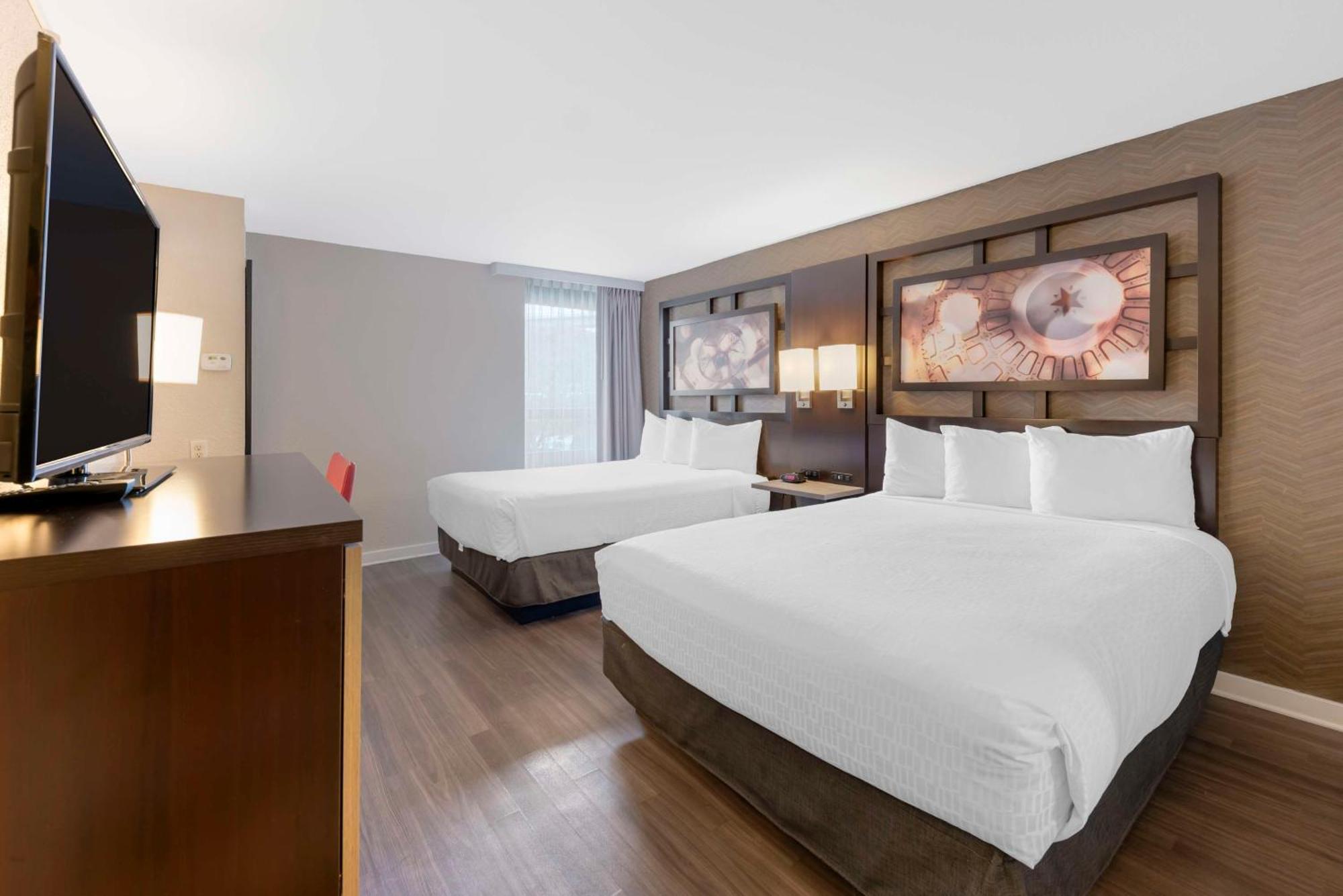 Queen Room Two Queen Beds Pet Friendly or Non-Smoking