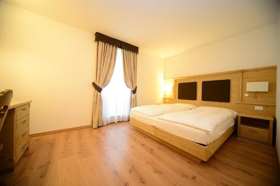 Two-Bedroom Suite with Balcony - Annex,704904637:JPEG
