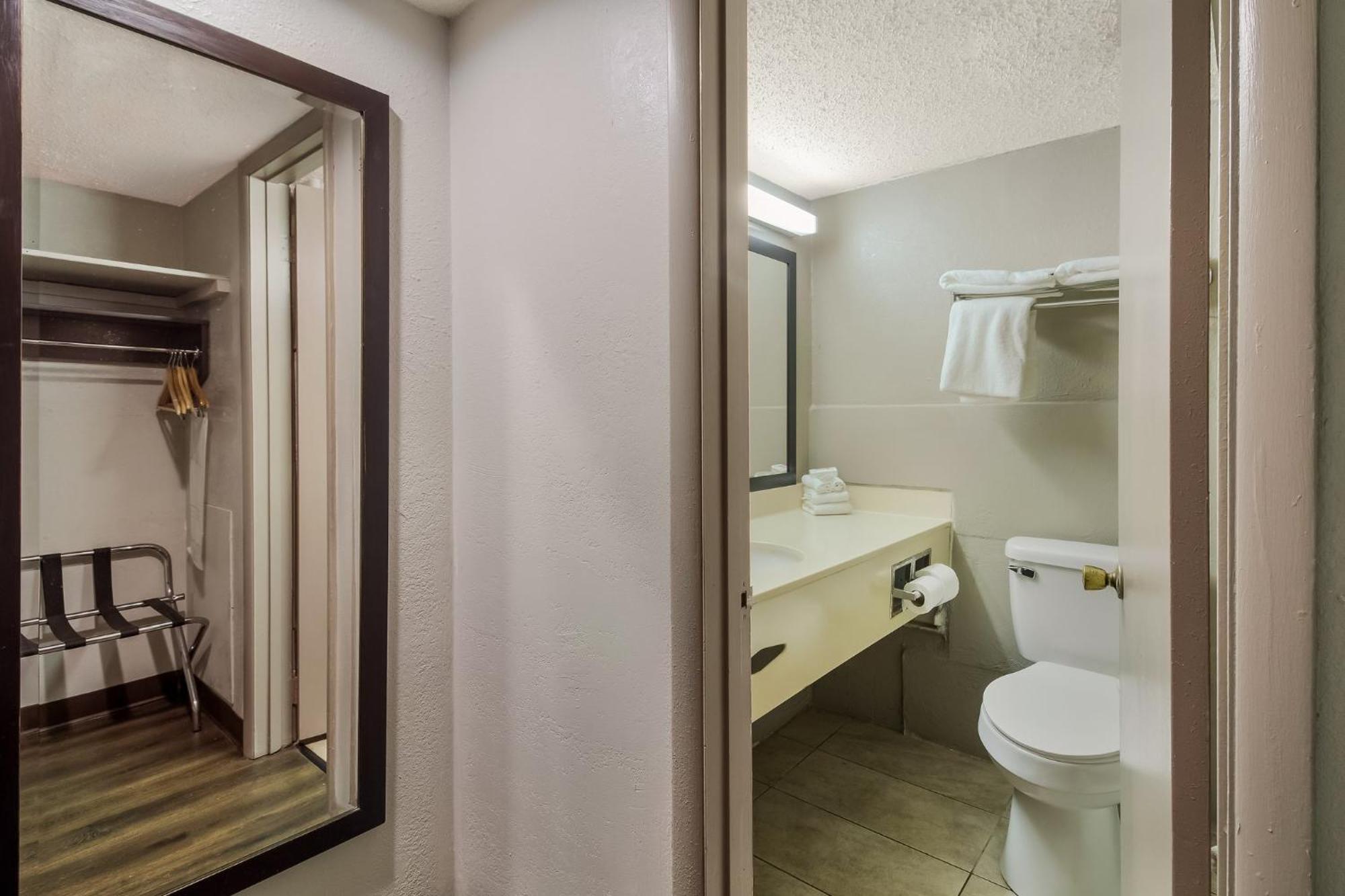 Superior King Room with Kitchenette Non-Smoking
