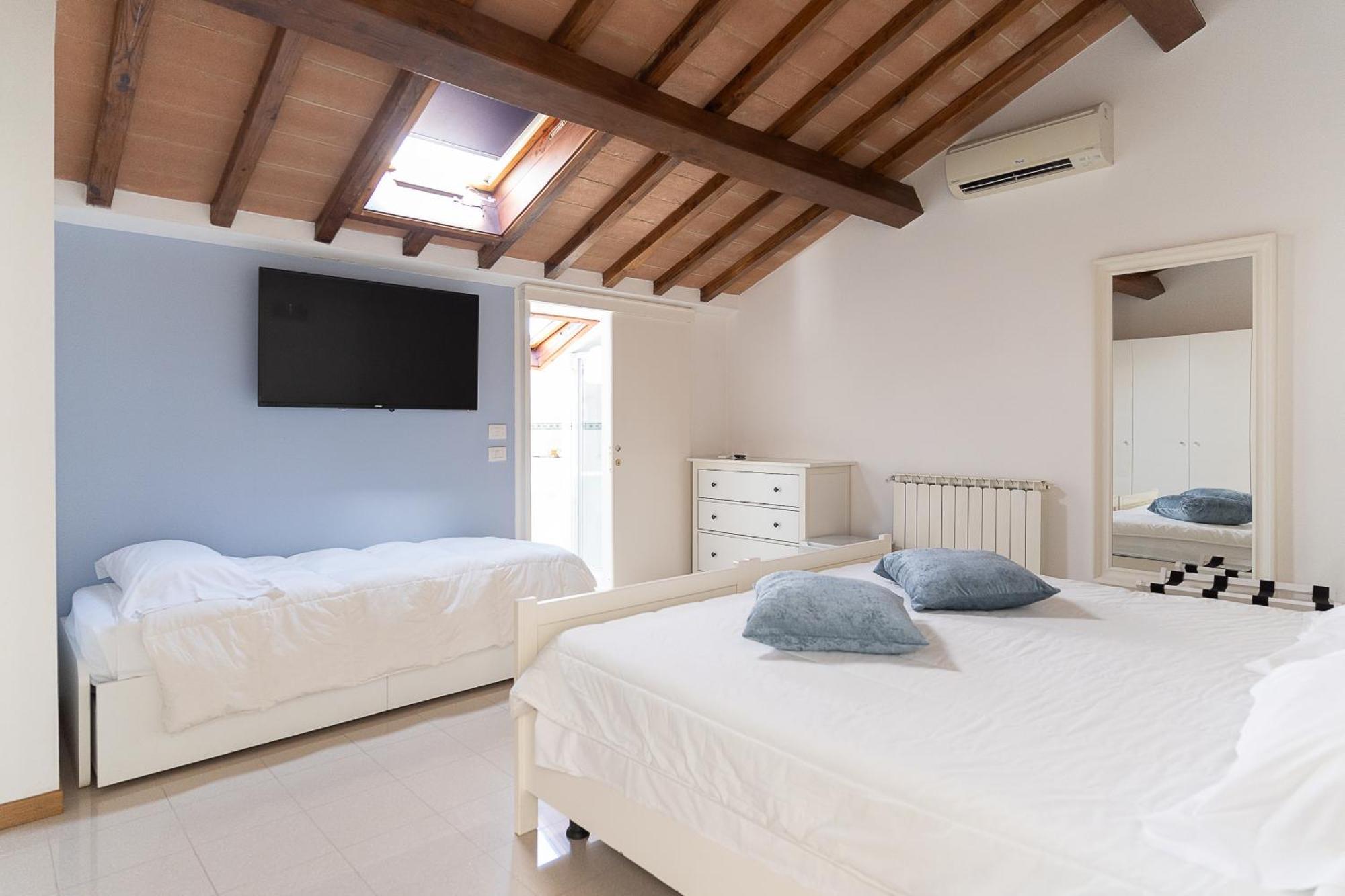 Triple Room - Attic,1584527890:JPEG