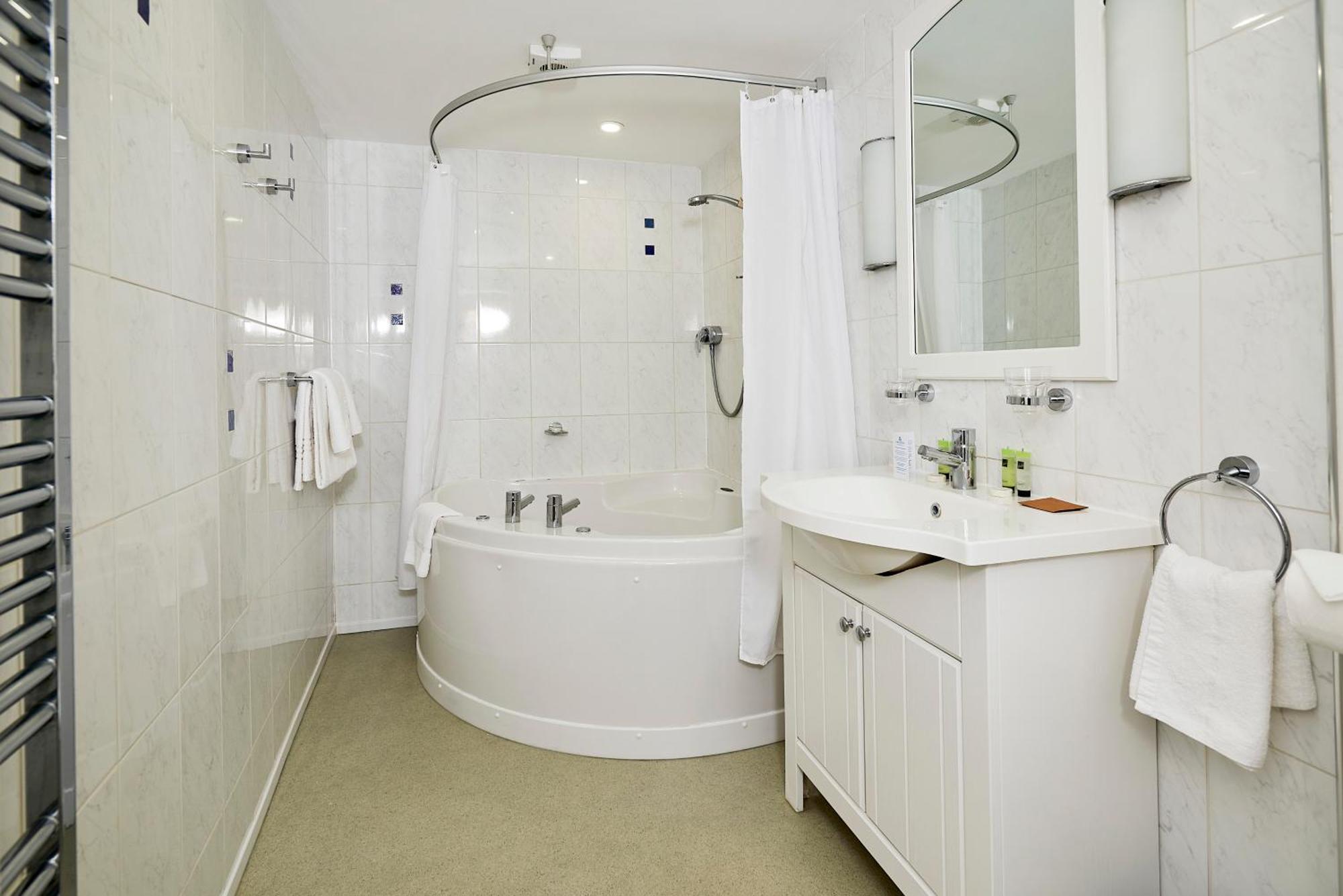Suite with Balcony,1555763359:JPEG