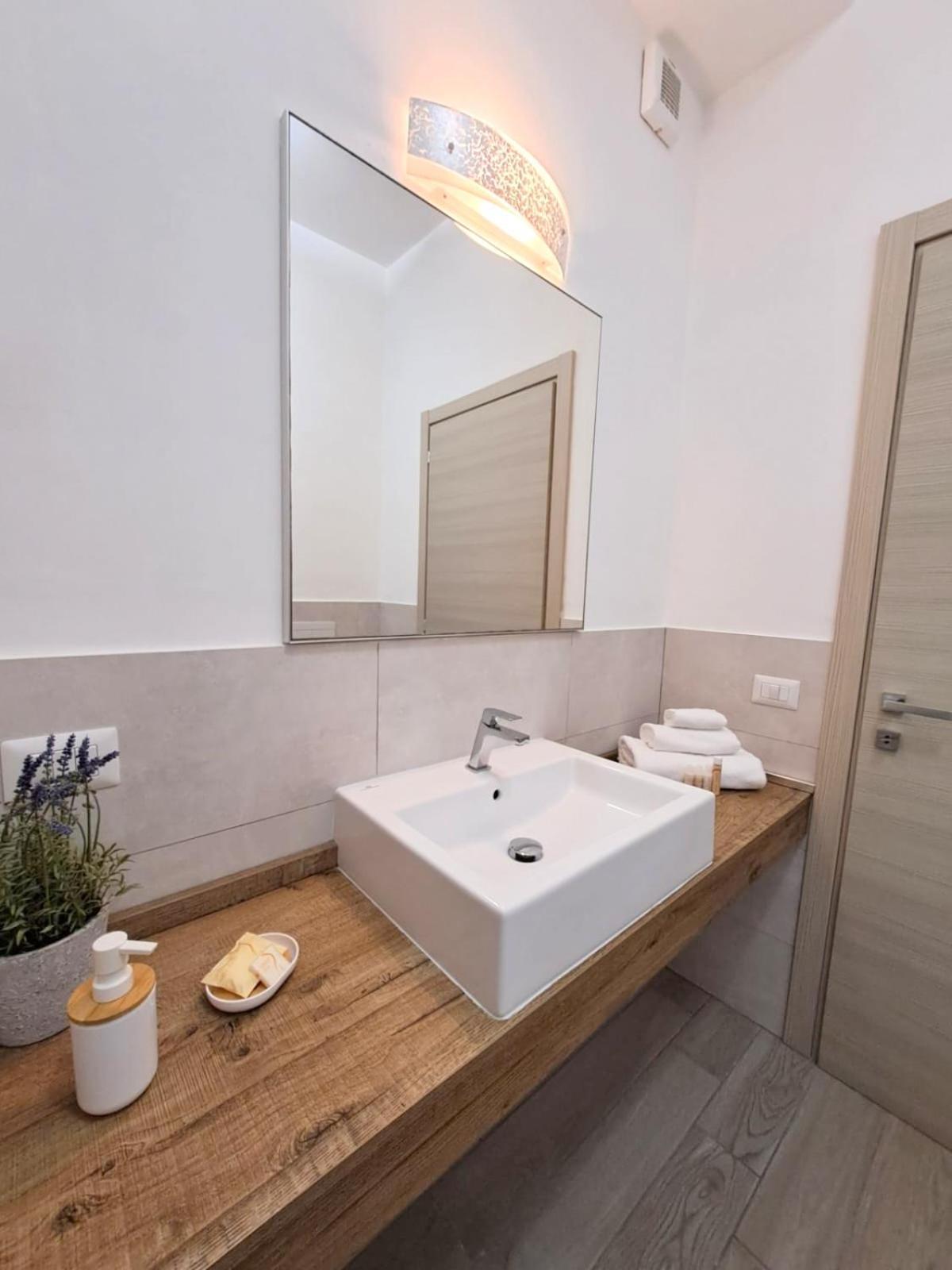 Camera Matrimoniale con Bagno Privato
