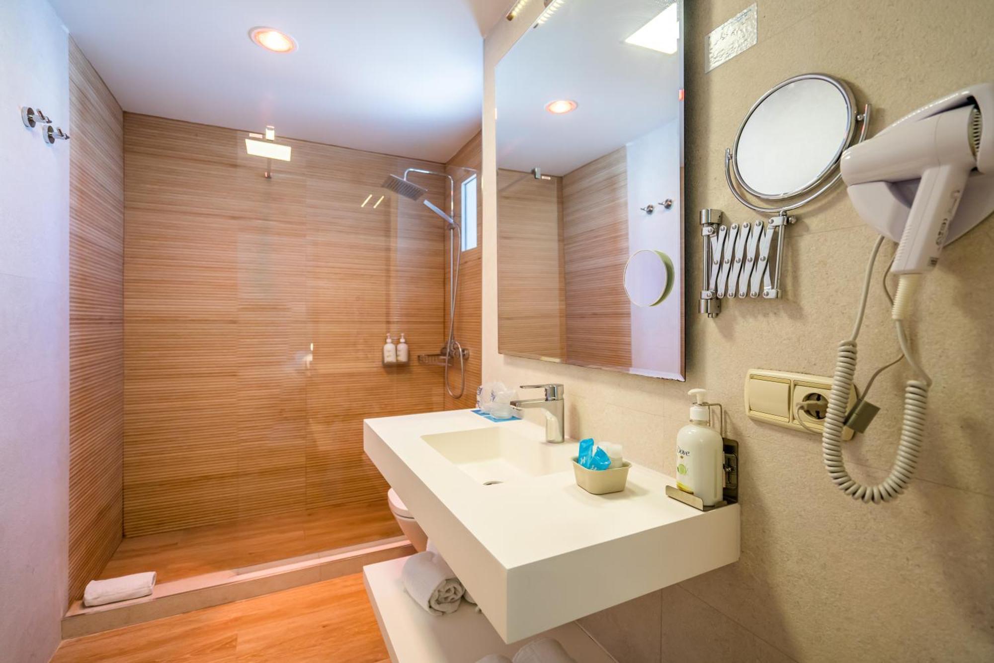 Superior Exterior Twin Room