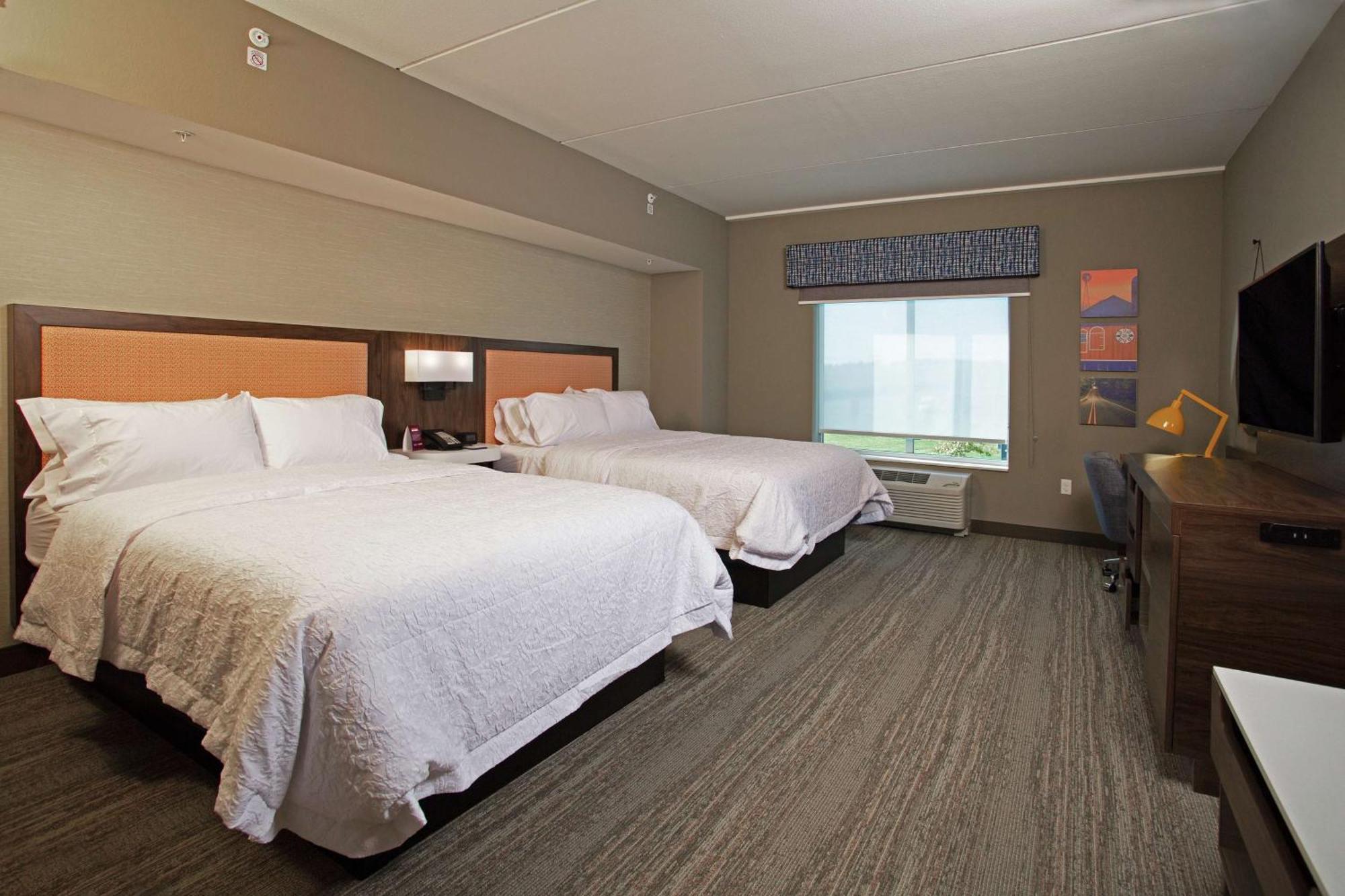 Queen Room with Two Queen Beds and Roll-In Shower - Mobility Access/Non-Smoking