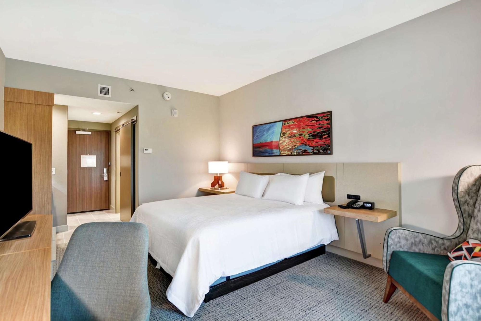 King Room,1557116023:JPEG