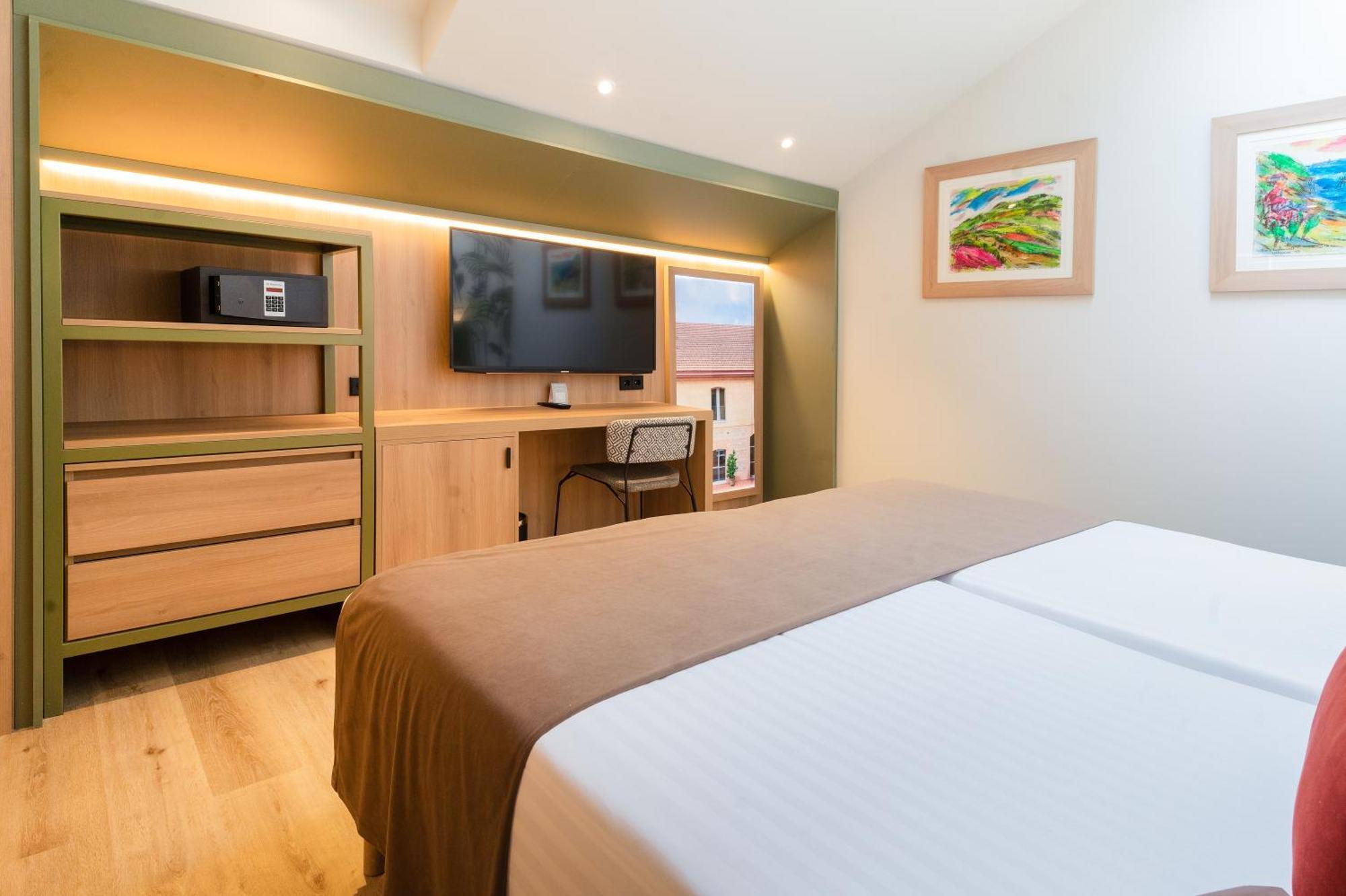 Double Room Attic,1557250579:JPEG