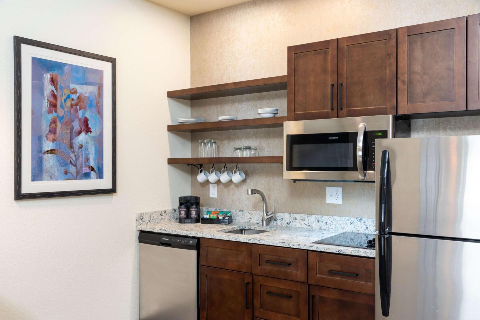 One-Bedroom King Suite - Non-Smoking