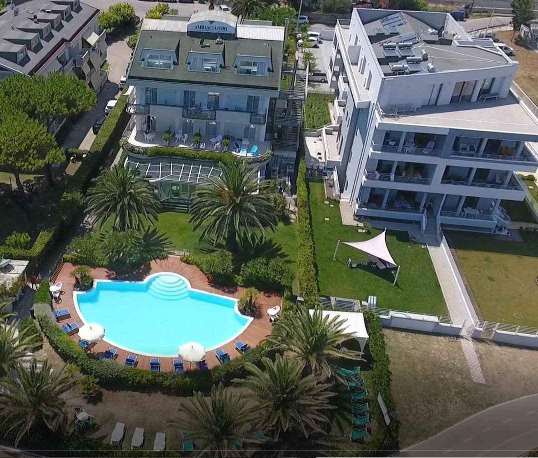 Appartamento con 2 Camere da Letto e Vista Mare