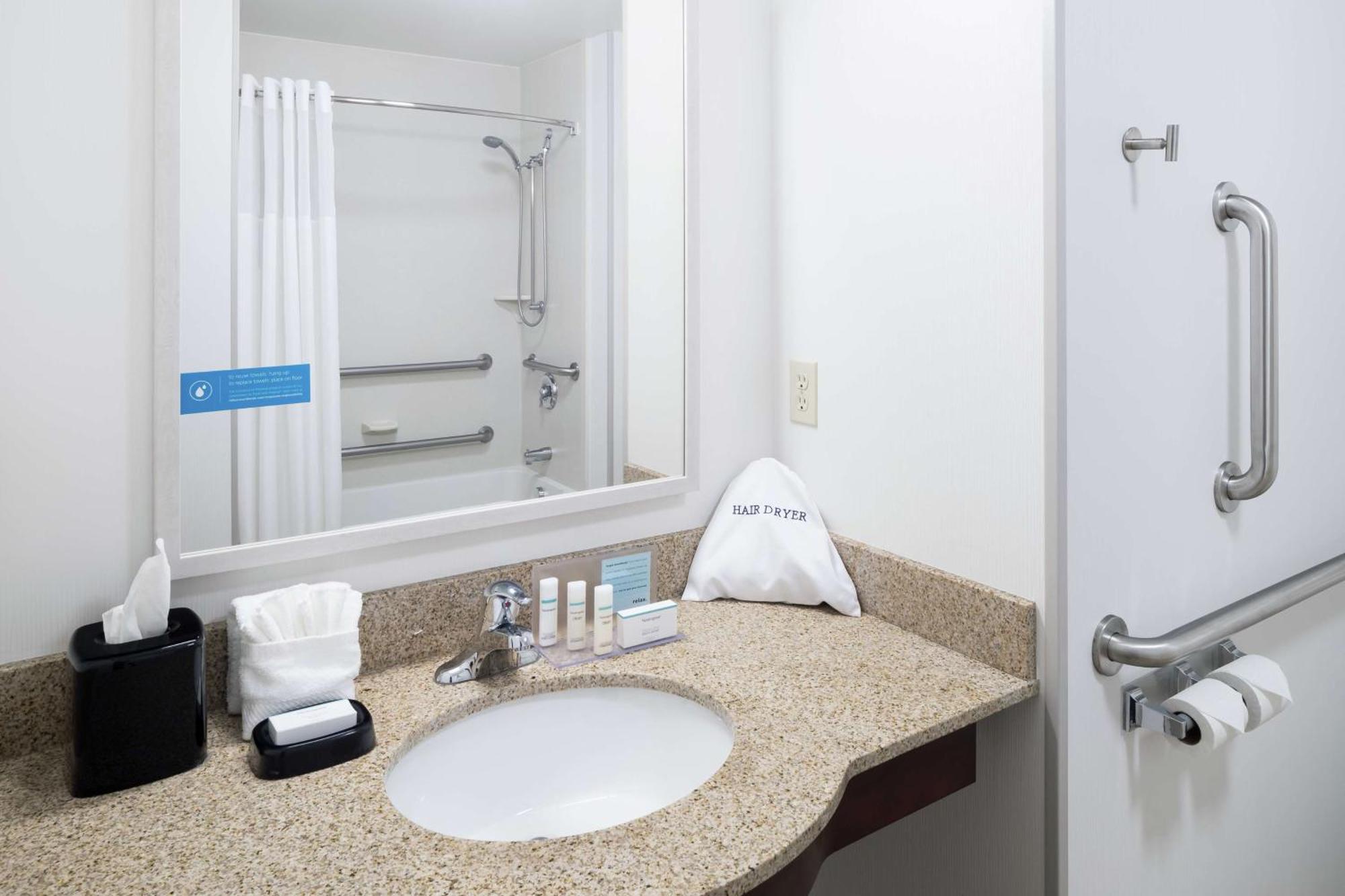 Queen Room with Two Queen Beds - Mobility Access/Non-Smoking