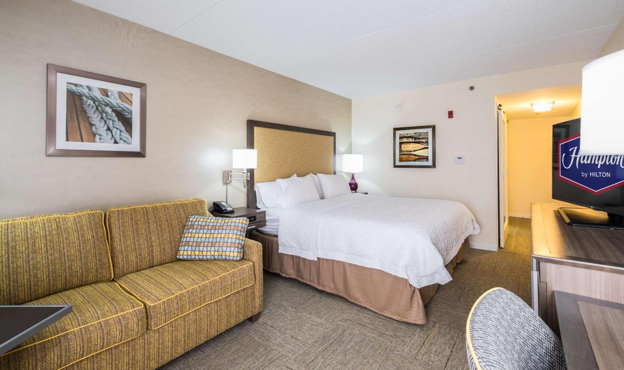 King Room with Sofa Bed - Hearing Accessible/Non-Smoking