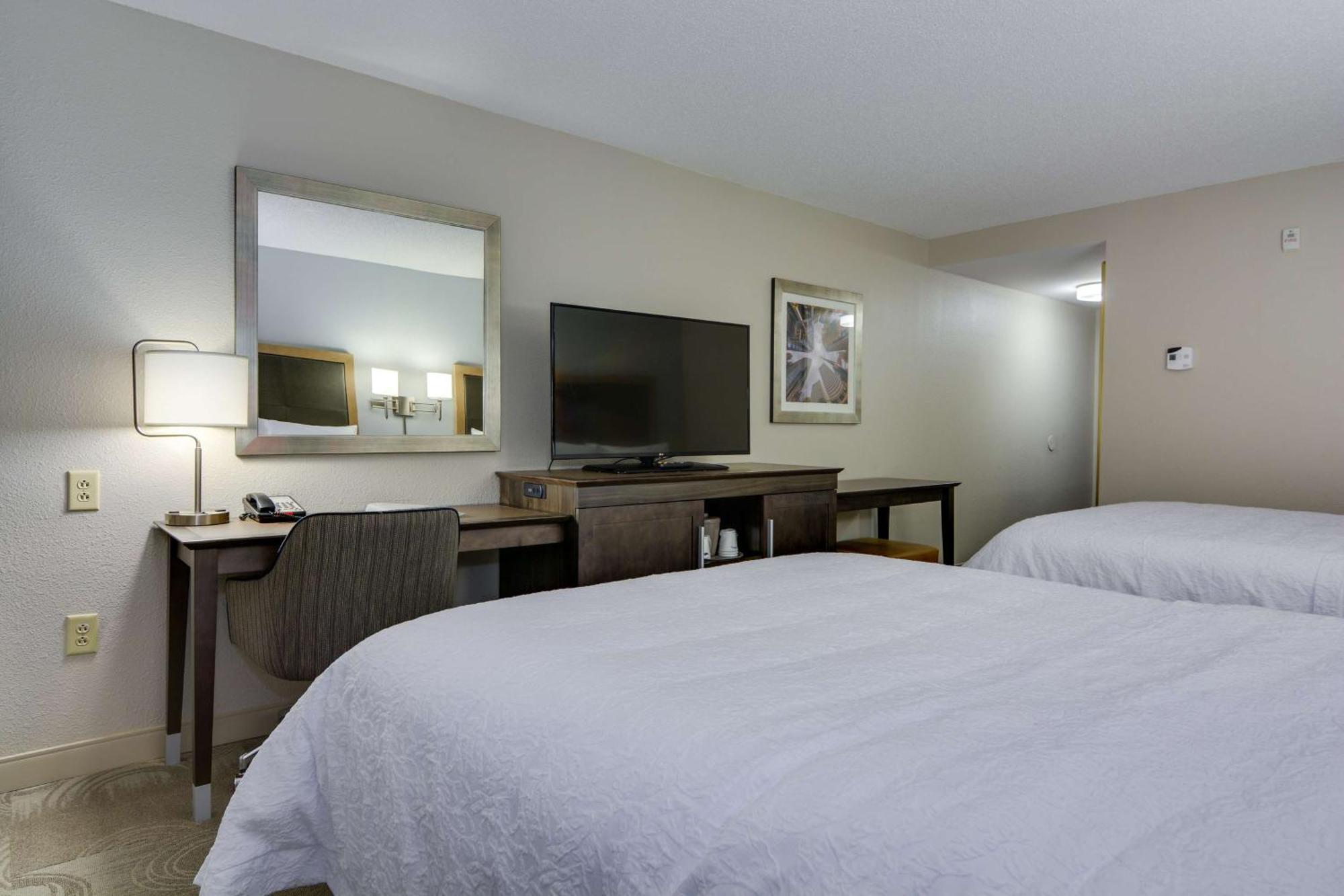 Queen Room with Two Queen Beds - Mobility Access/Non-Smoking,1558054672:JPEG