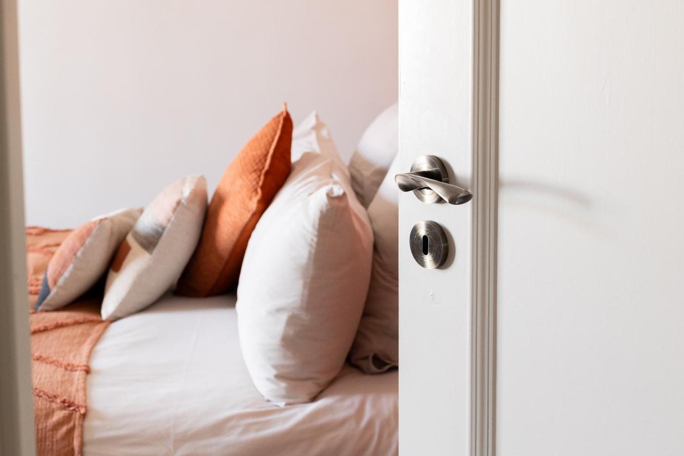 Double Room with Balcony,1562977411:JPEG