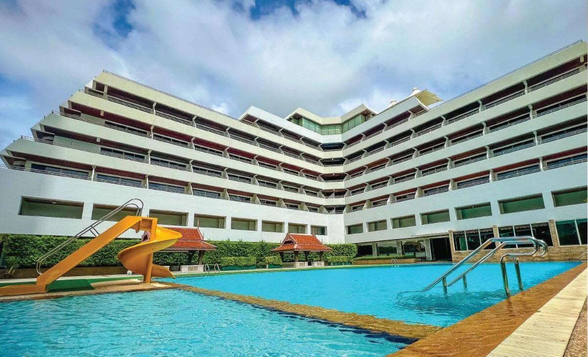 Deluxe Double or Twin Room Building Wing