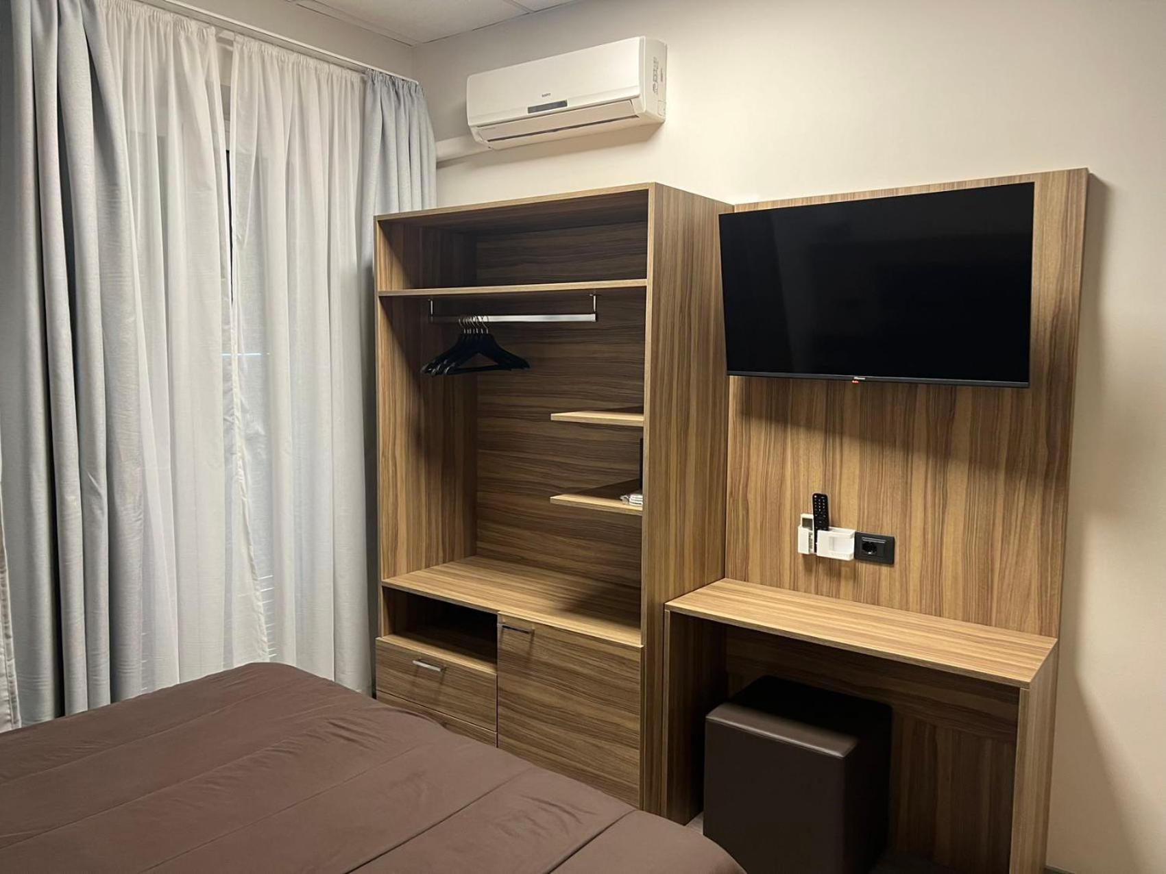 Doppelzimmer mit Balkon und Meerblick