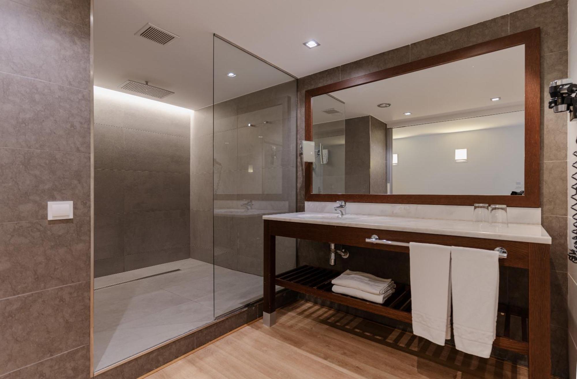 Triple Room Balcony,1566906599:JPEG