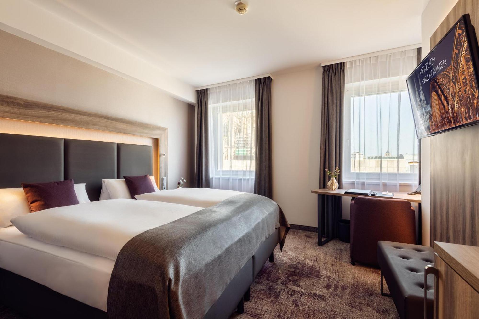Superior Double Room with Cathedral View,1566912162:JPEG
