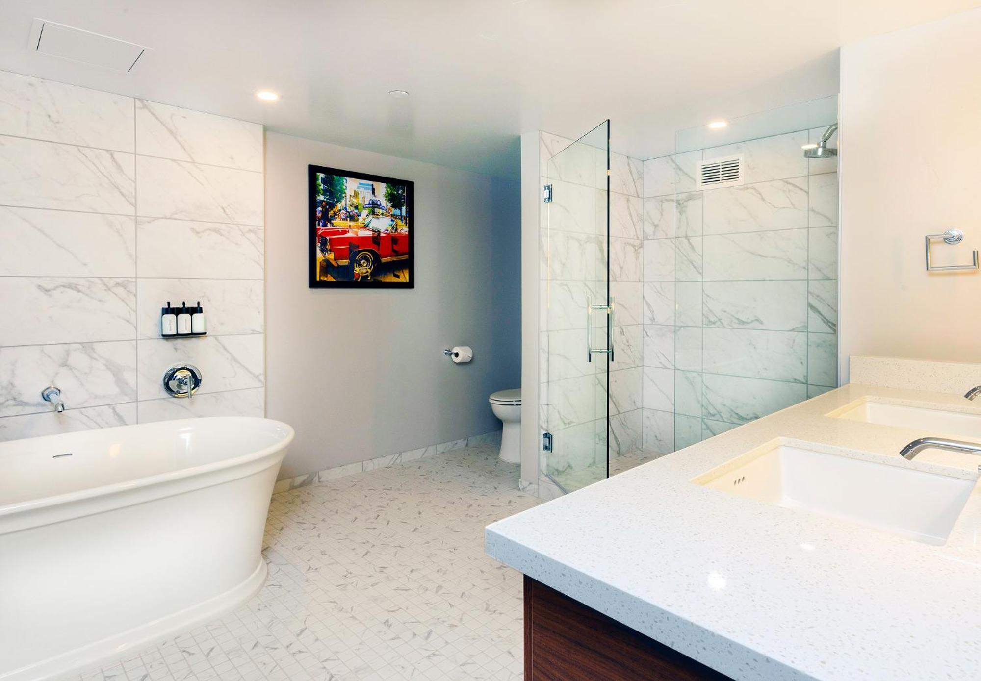 Deluxe Suite,1571282420:JPEG