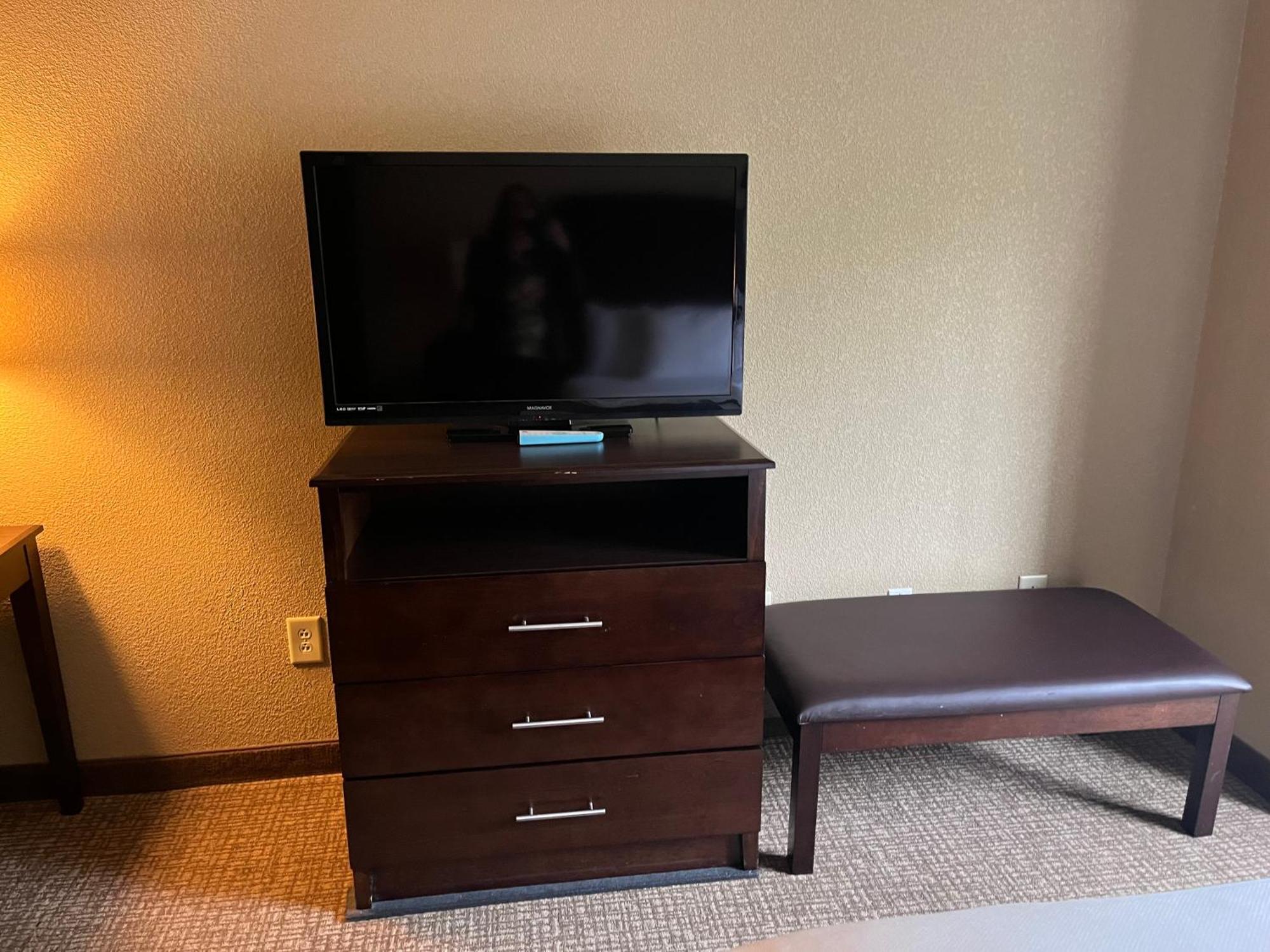 King Suite with Sofa Bed - Non-Smoking