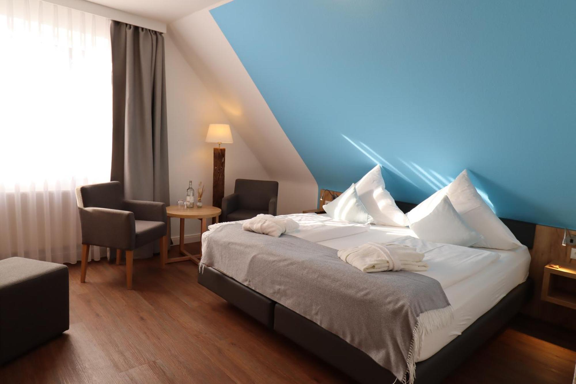 Large Double Room,1572774425:JPEG