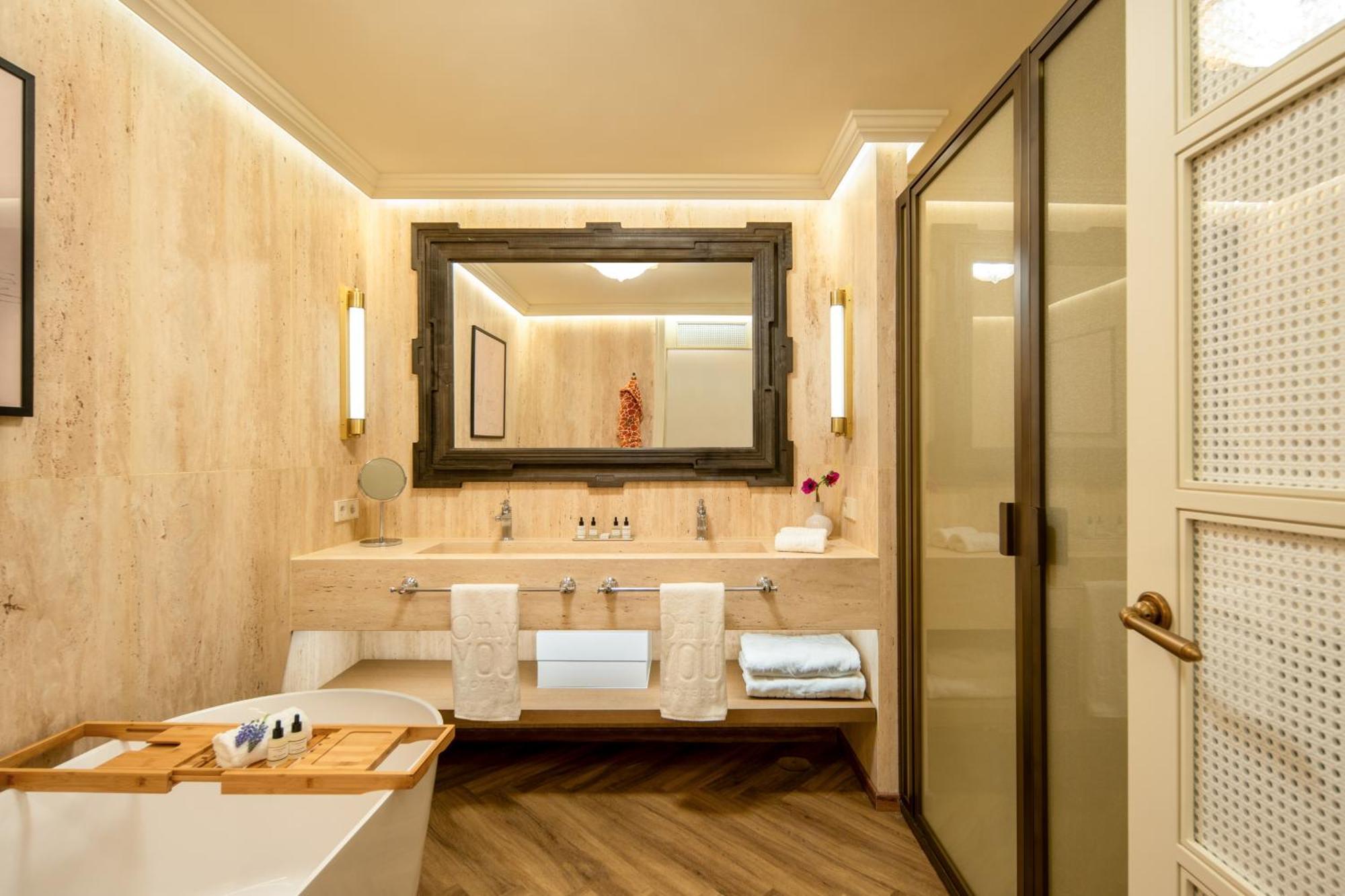 Junior Suite,1574686391:JPEG