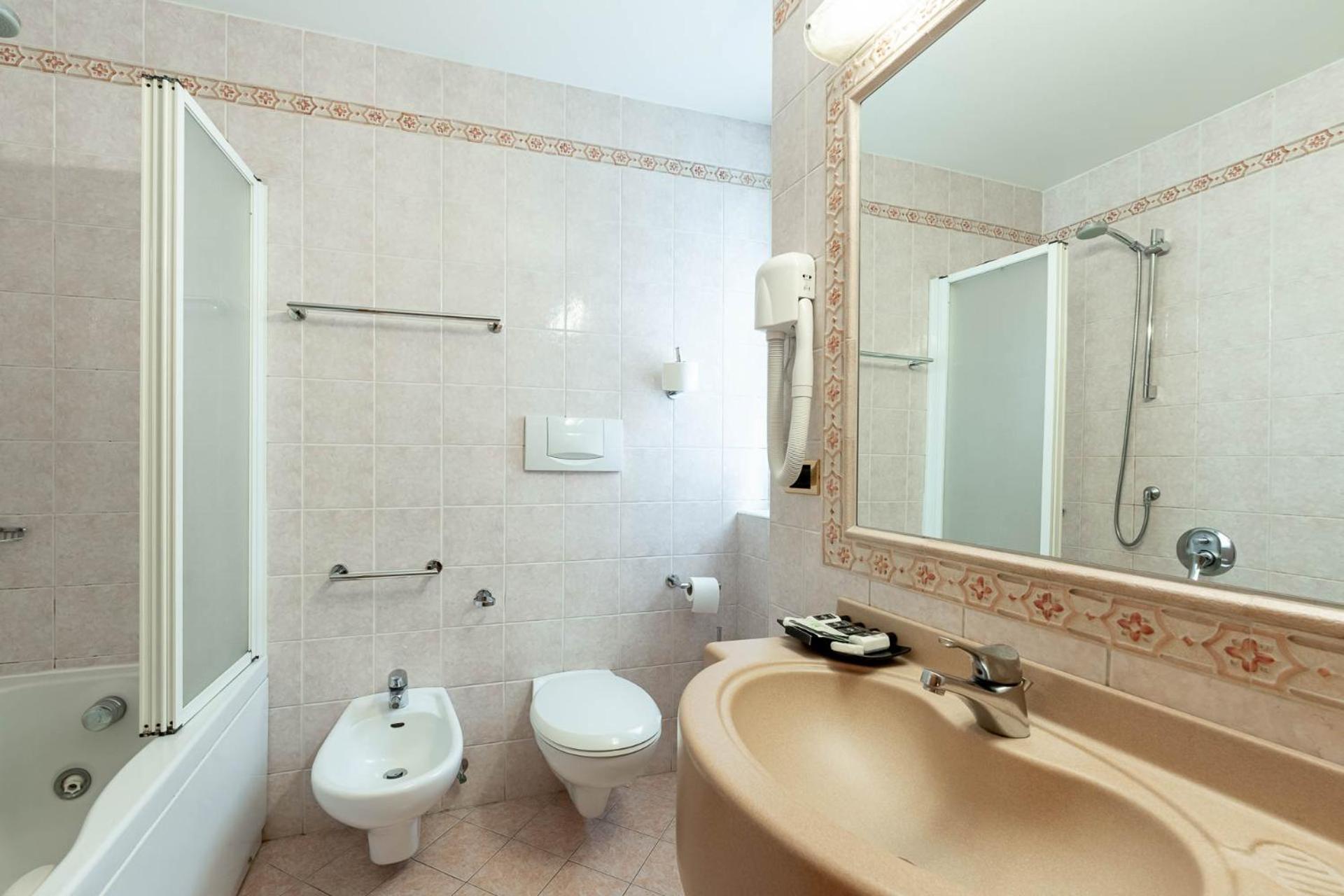 Standard Double or Twin Room,1574709149:JPEG