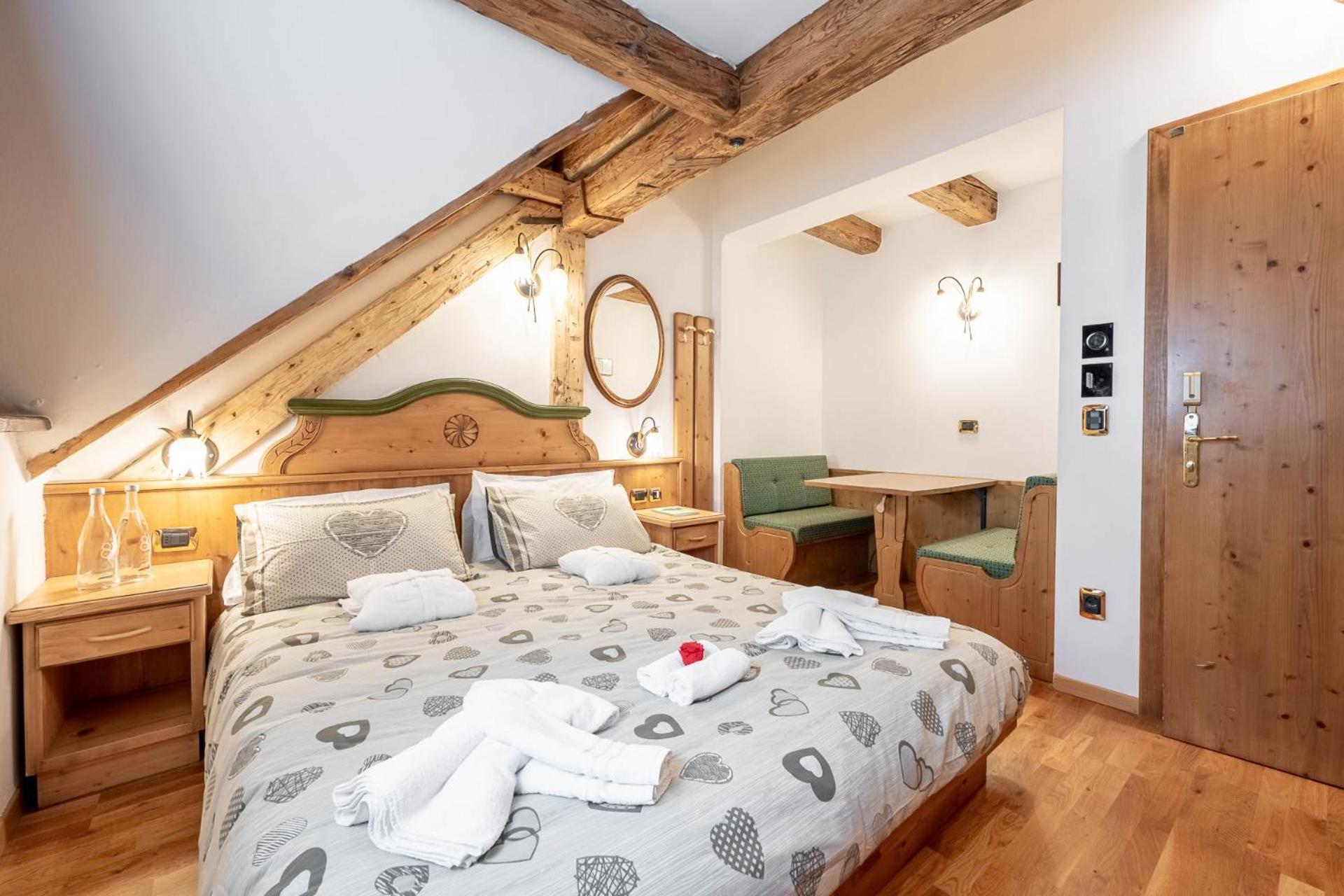 Classic Triple Room,1574709149:JPEG