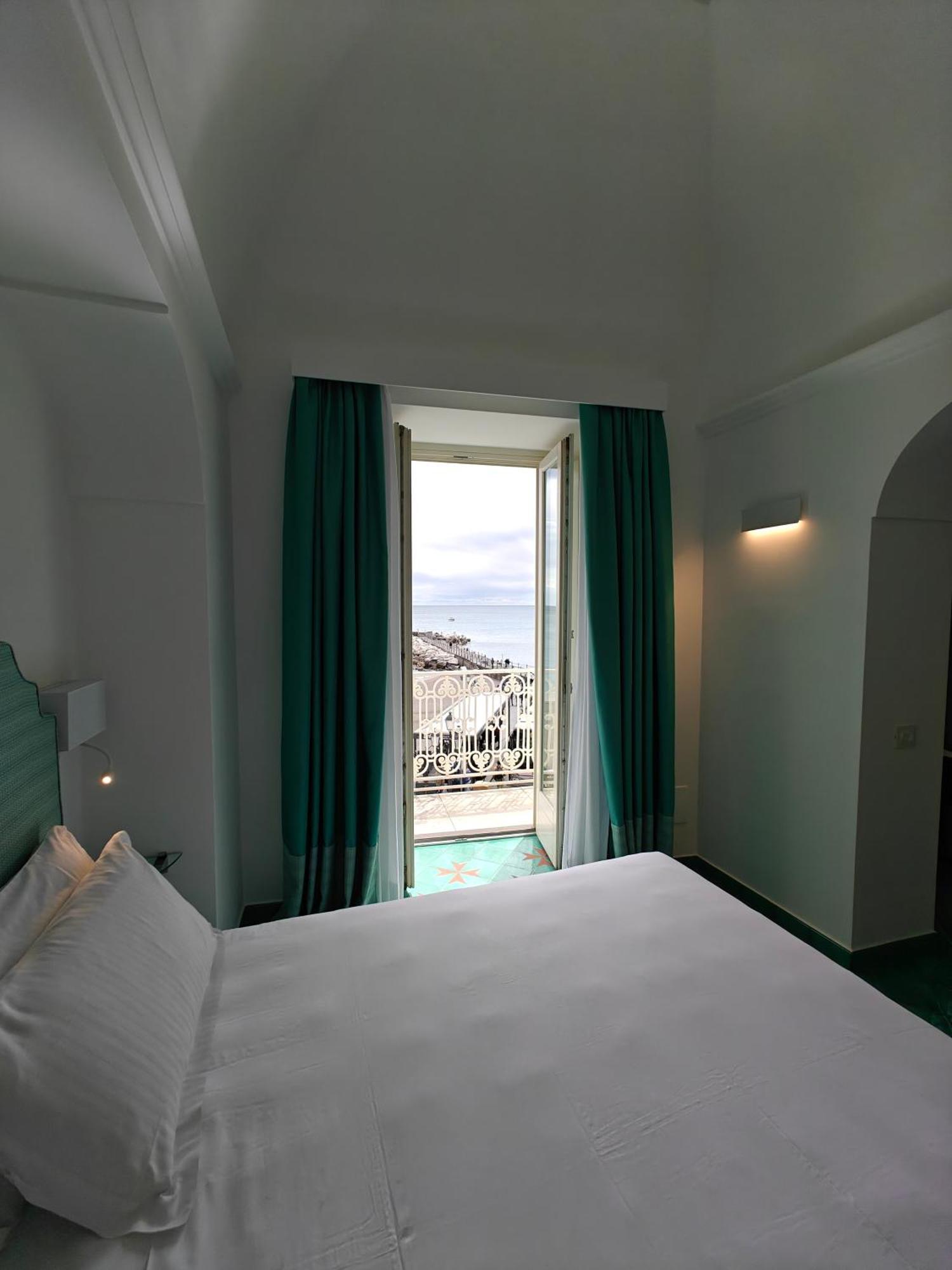 Junior Suite with Sea View,1576684781:JPEG