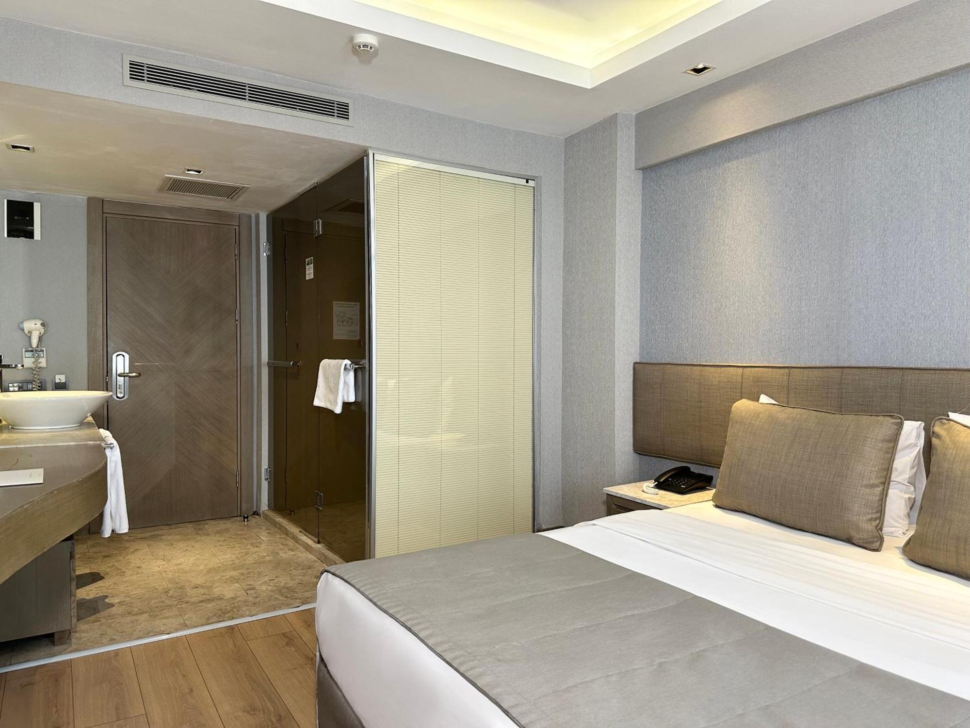 Standard Double or Twin Room,1578382073:JPEG