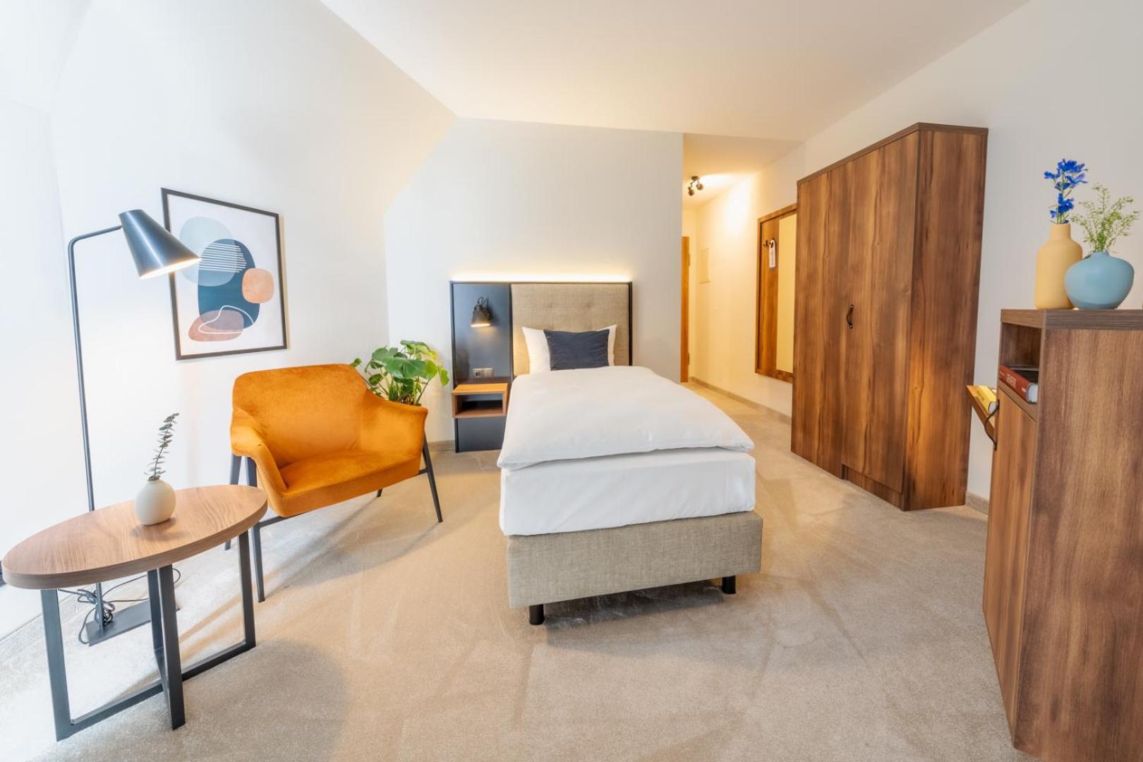 Single Room,1580272581:JPEG