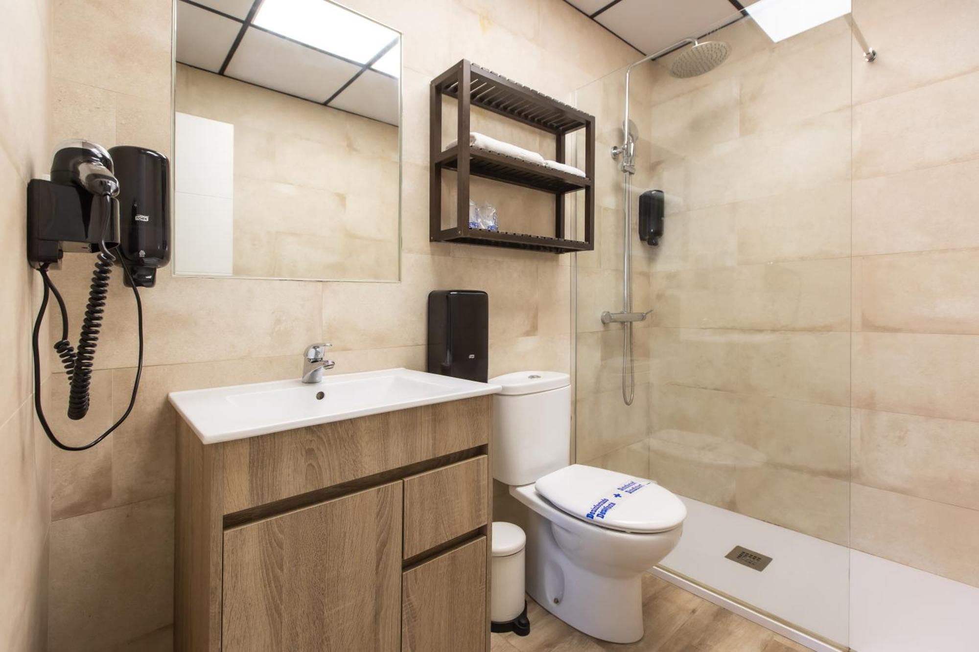Habitación Triple con servicio gratuito de enlace con el aeropuerto