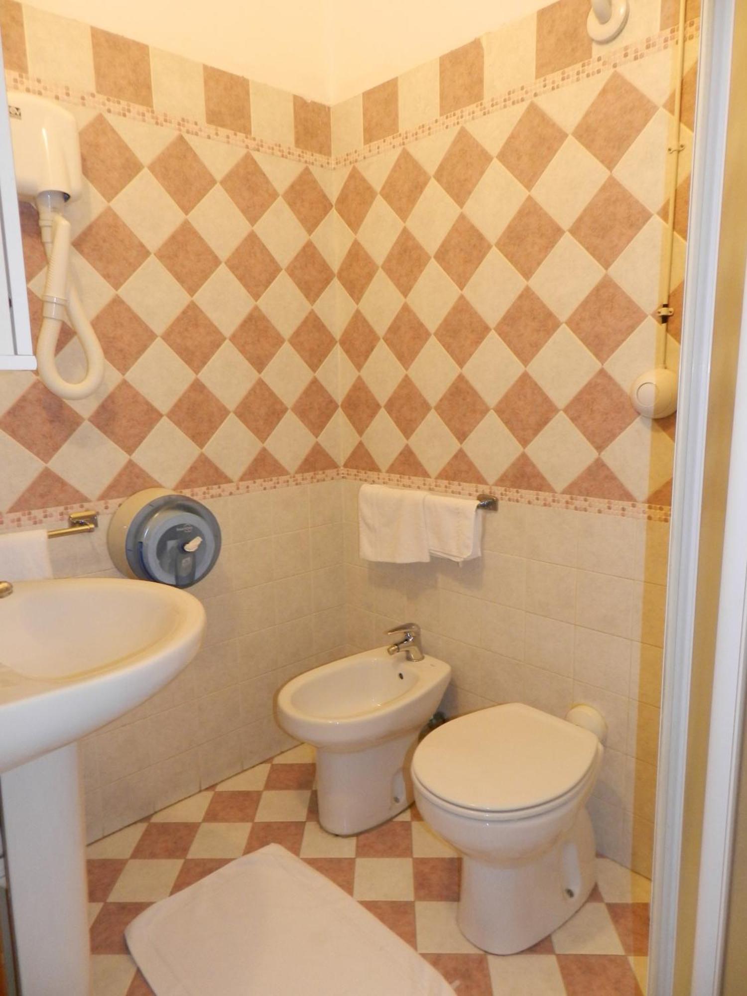 Double Room,1549376779:JPEG