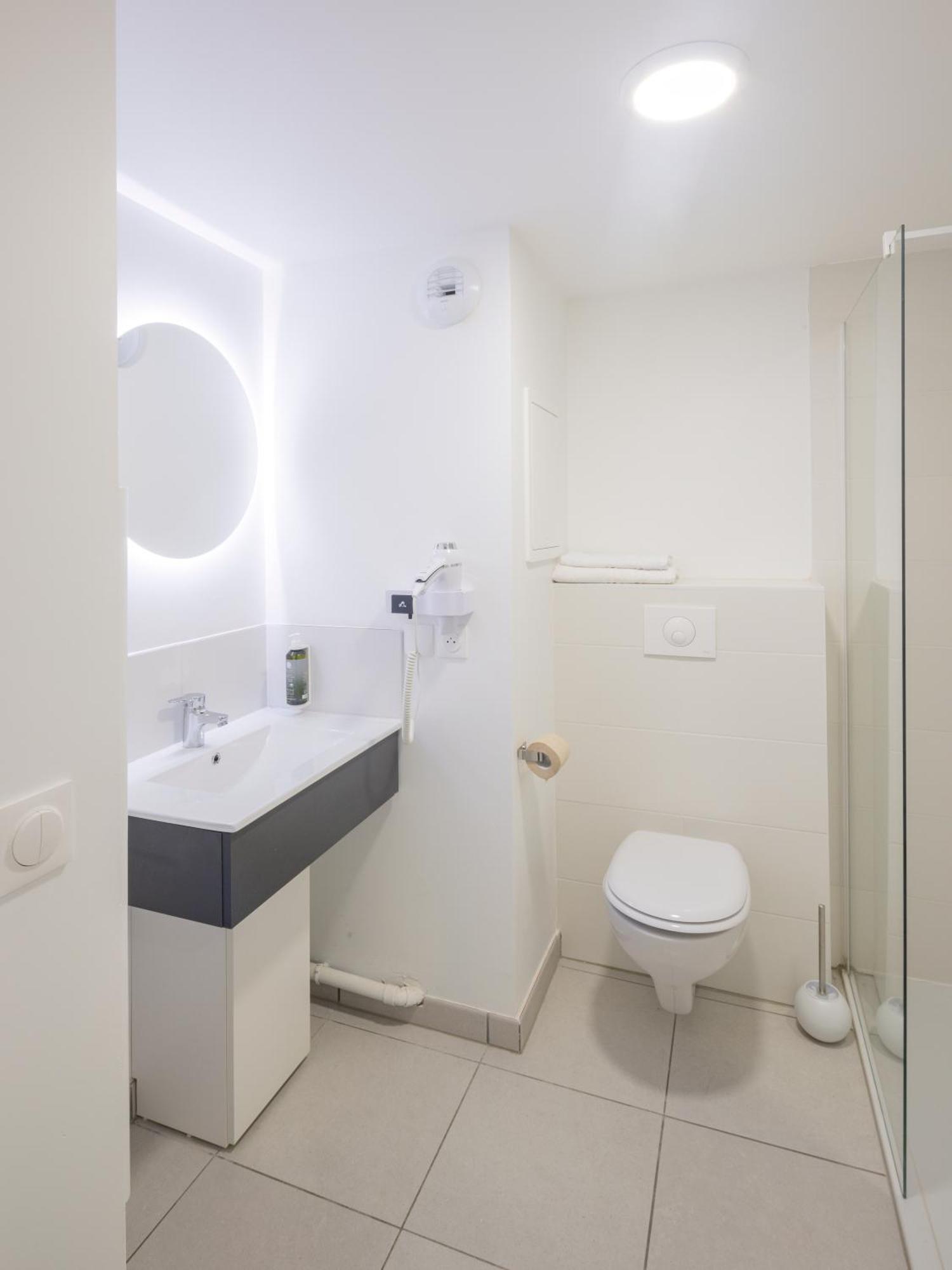 Comfort Studio (One Double Bed or Two Single Beds),1581620007:JPEG