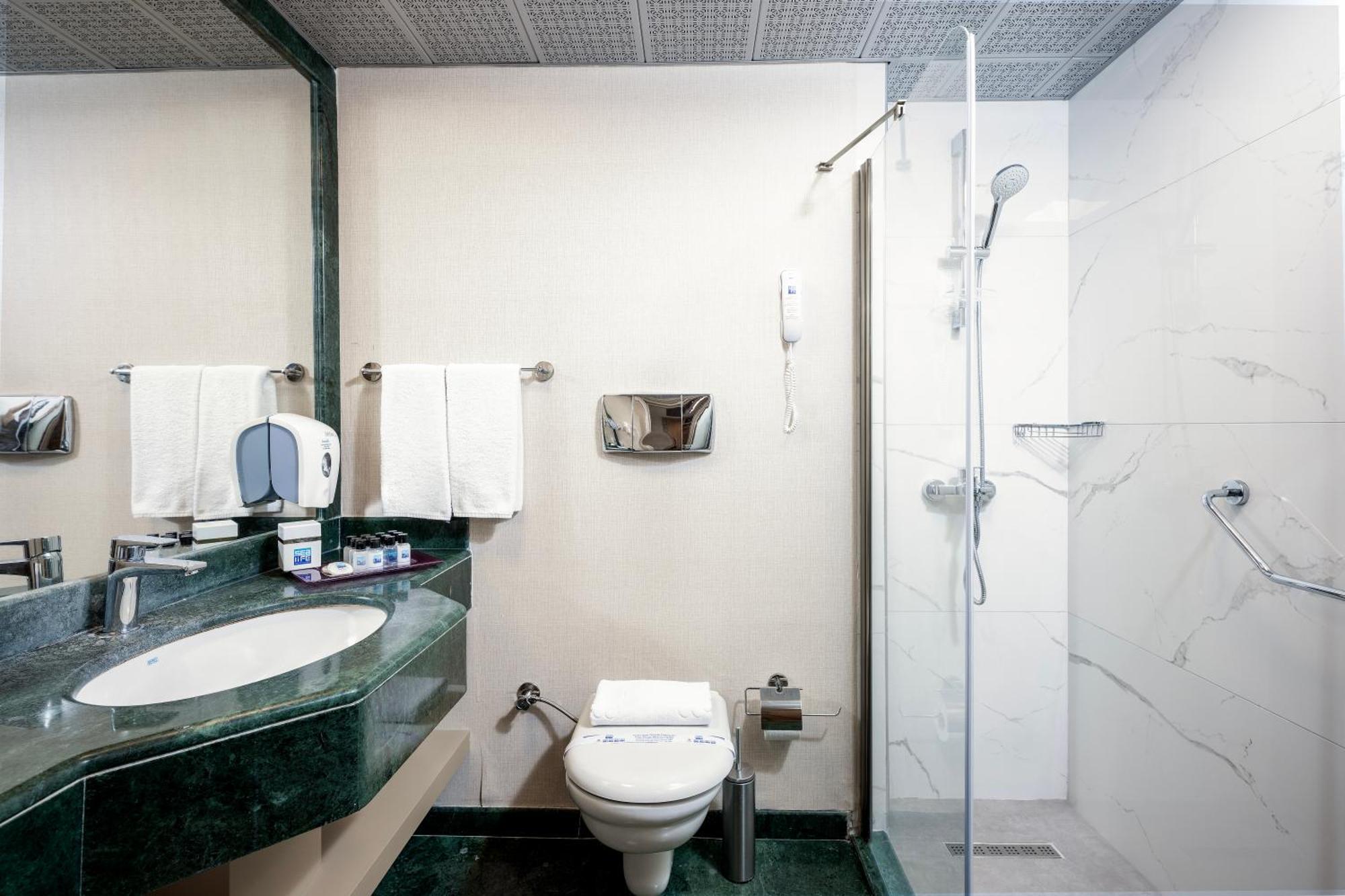 Standard Double Room with Side Sea View,1586826222:JPEG
