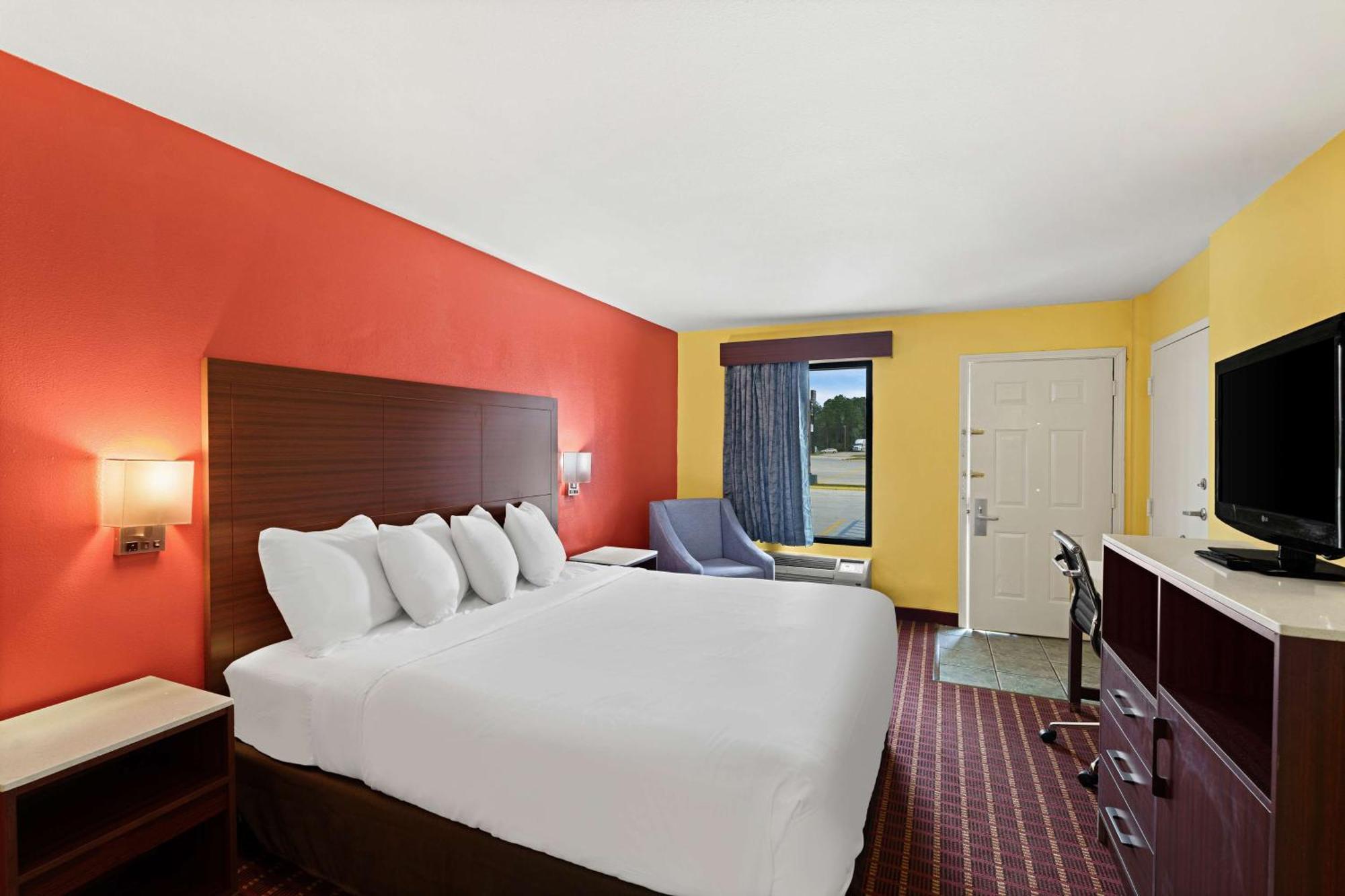 King Room with Bath Tub - Disability Access/Non-Smoking